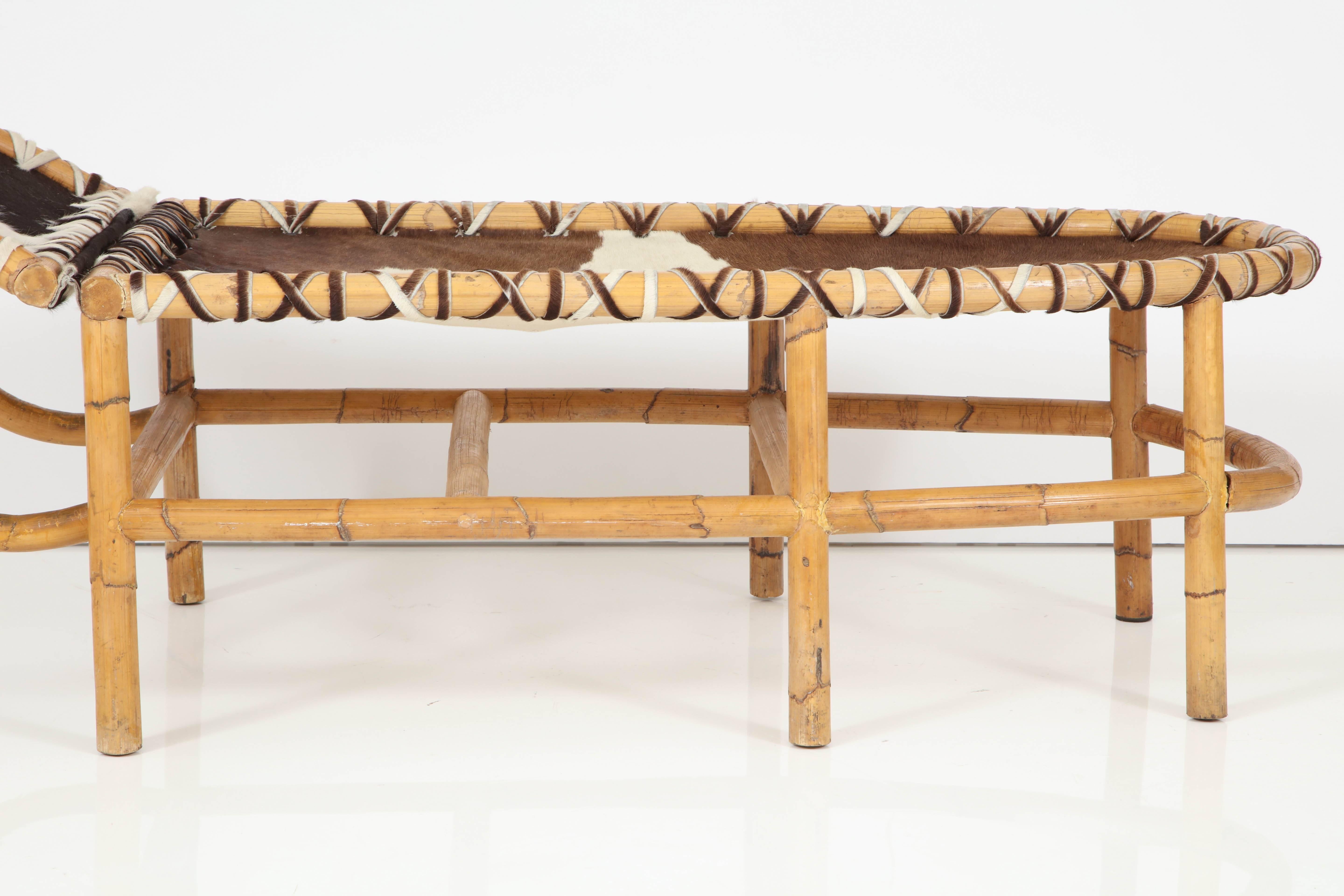 Bamboo and Cowhide Chaise Longue In Good Condition For Sale In Newburgh, NY