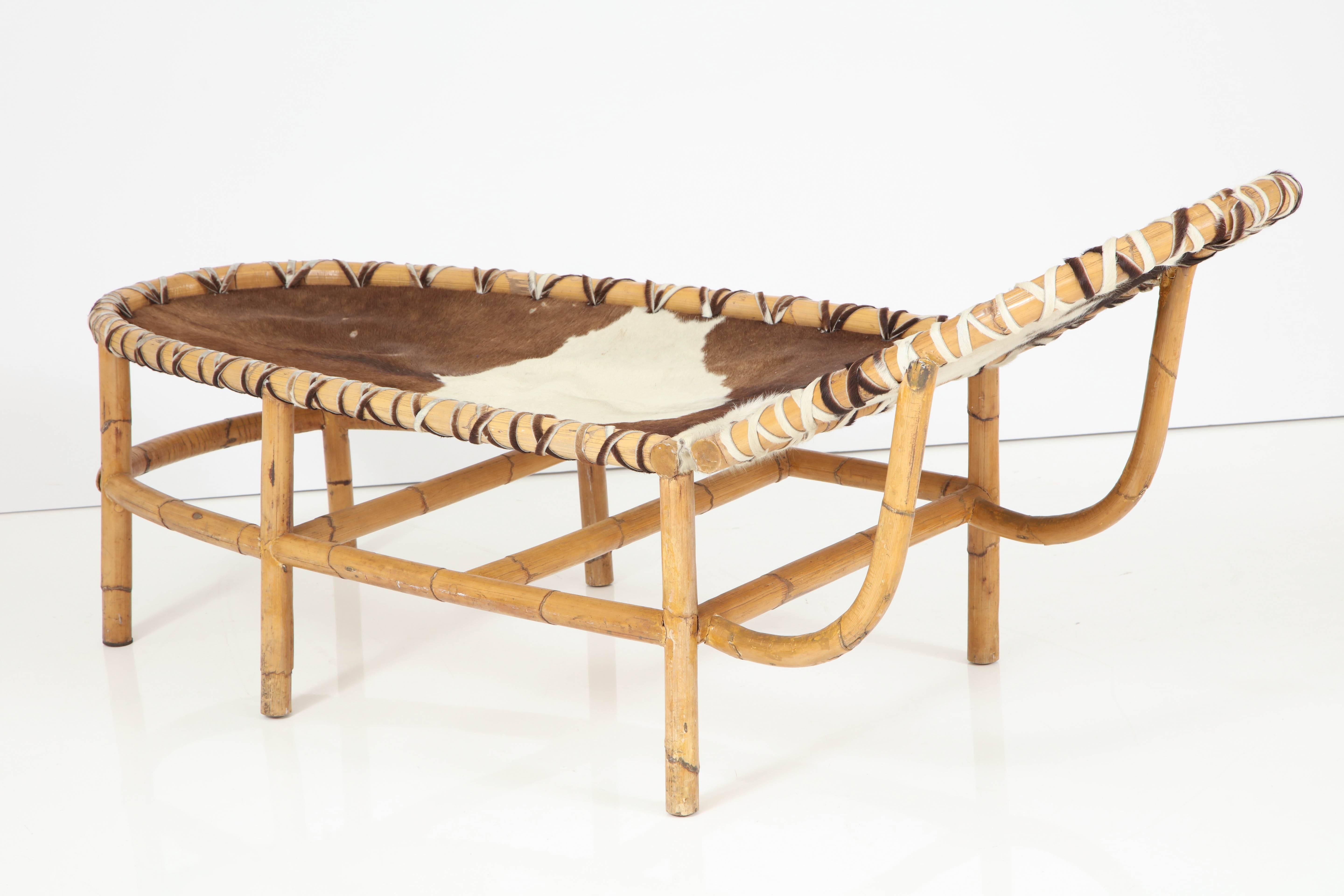 Bamboo and Cowhide Chaise Longue im Angebot 3