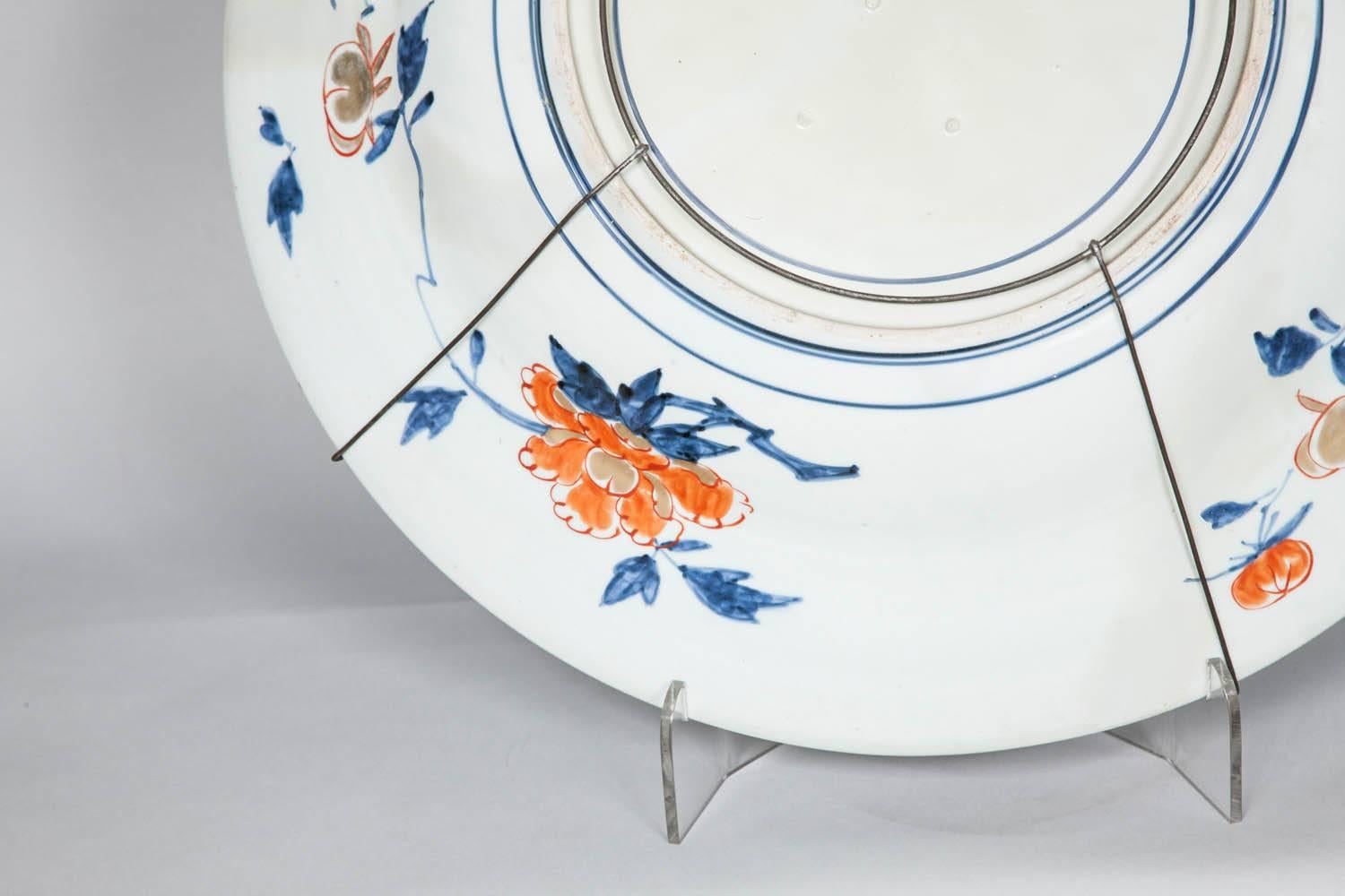 Large Early 18th Century Japanese Blue and White Imari Charger 4