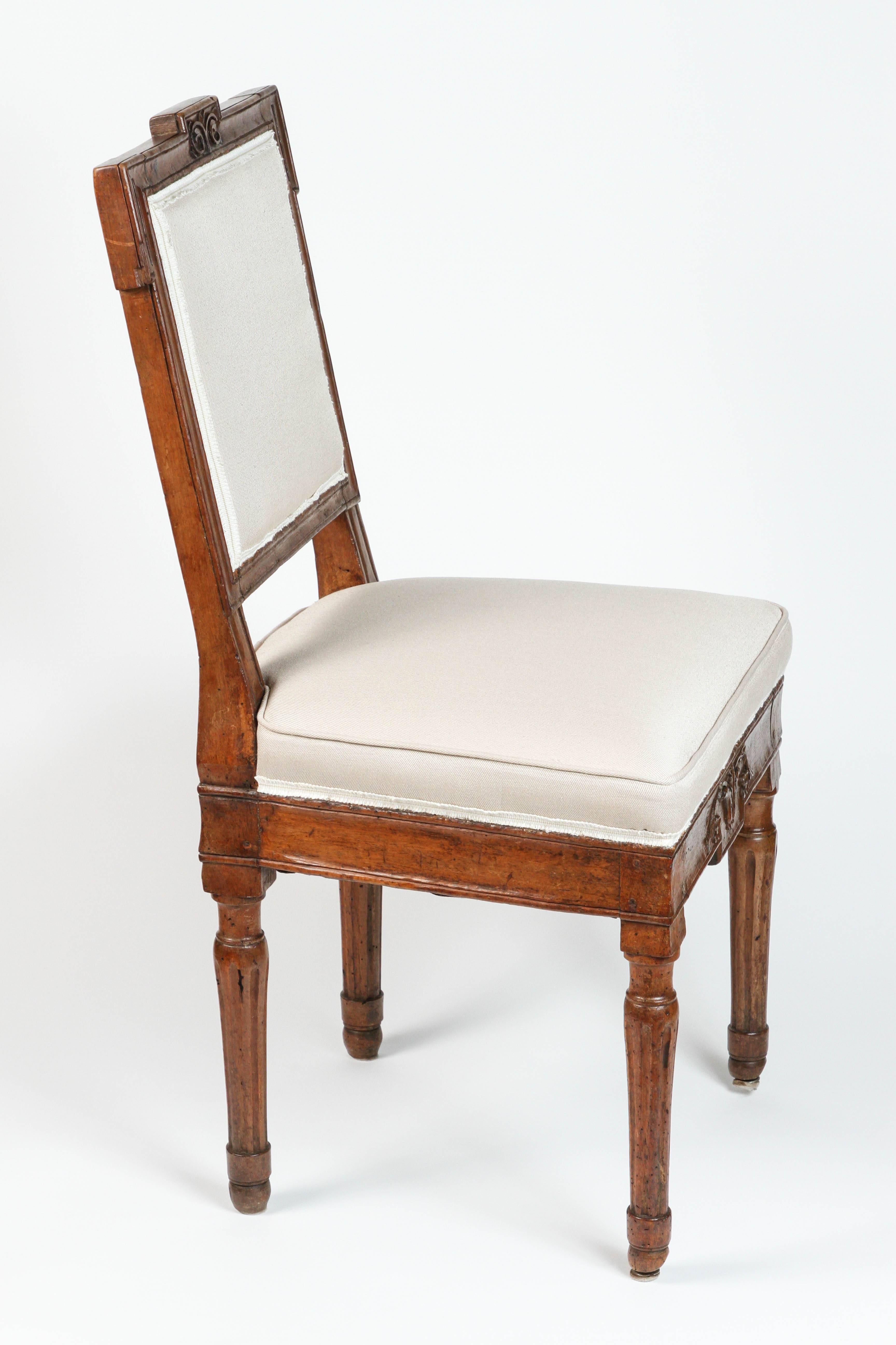 18th Century Louis XVI Carved Side Chairs In Excellent Condition In Los Angeles, CA