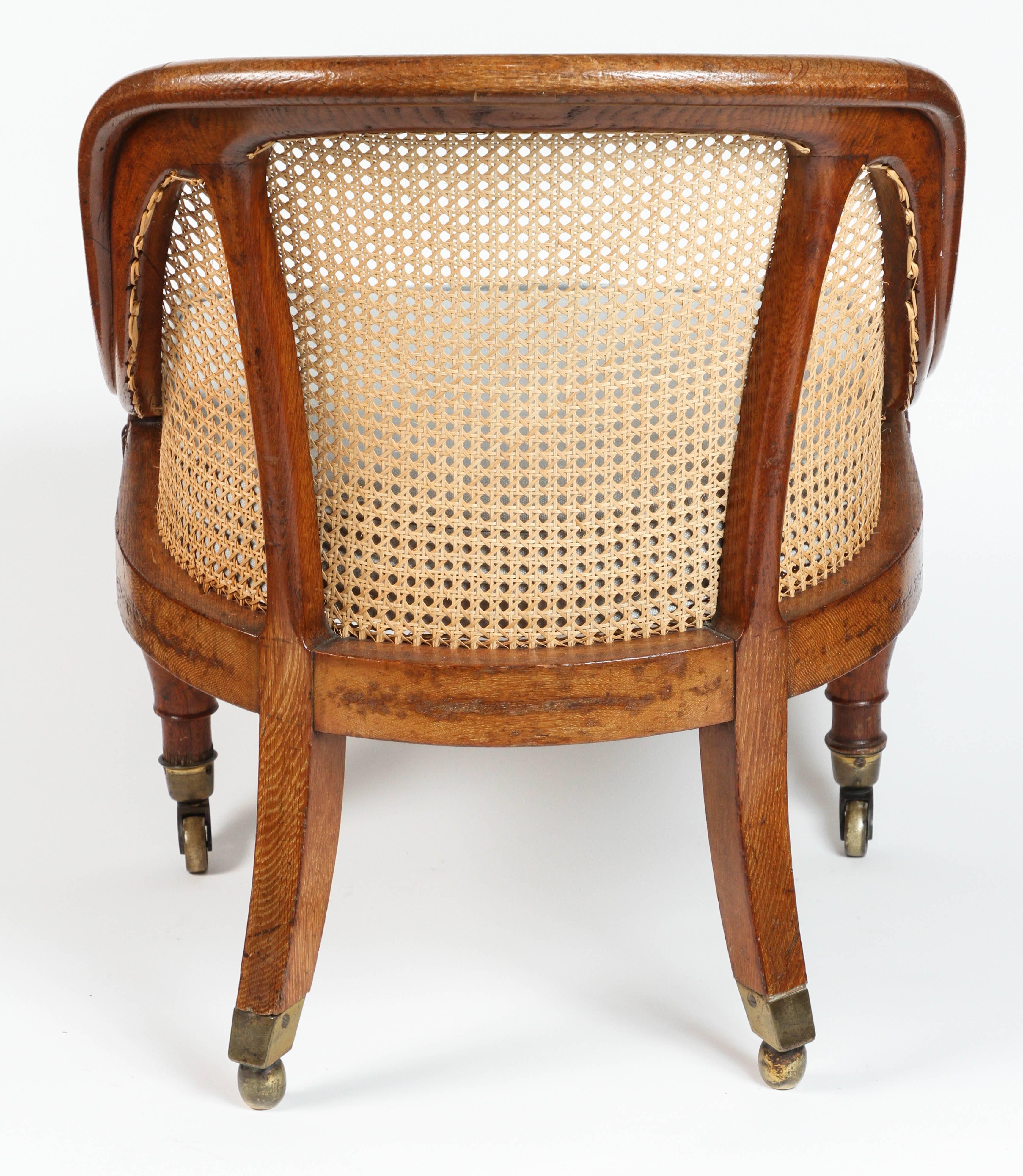19th Century Pair of English Caned Spoon-Back Chairs For Sale 2