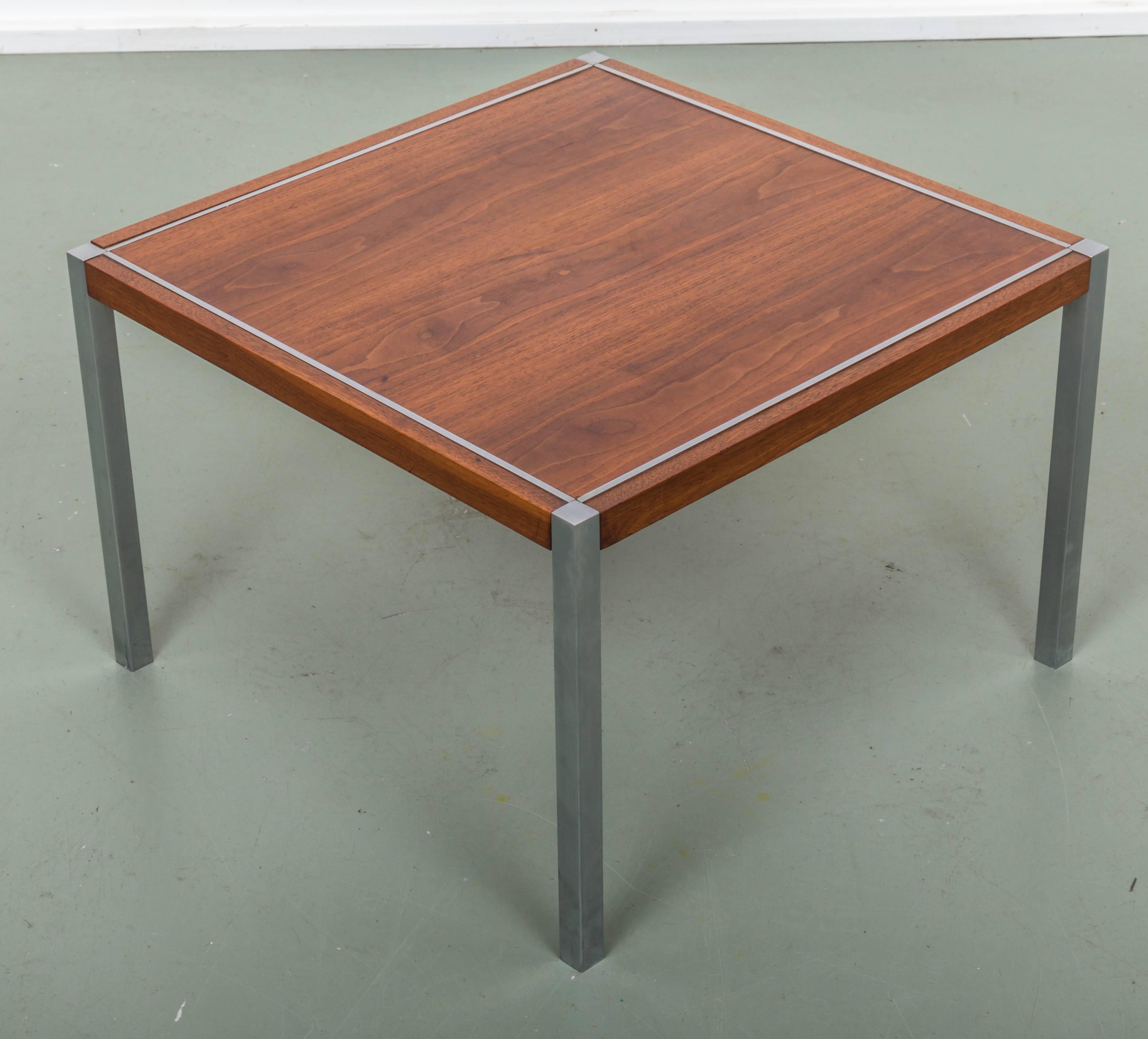 20th Century Pair of Walnut Side Tables by Richard Schultz for Knoll