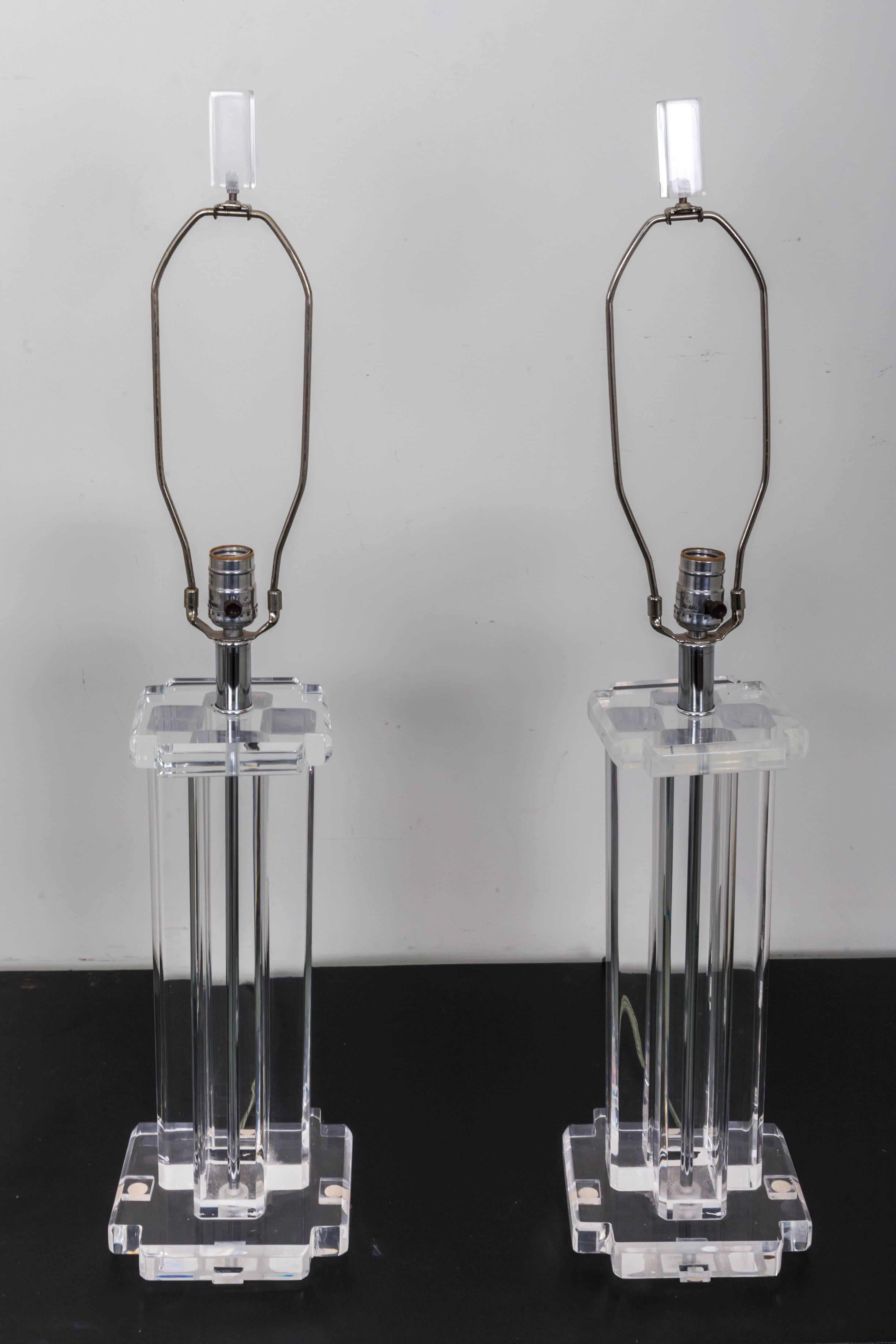 20th Century Pair of Lucite Rectangular Column Table Lamps For Sale