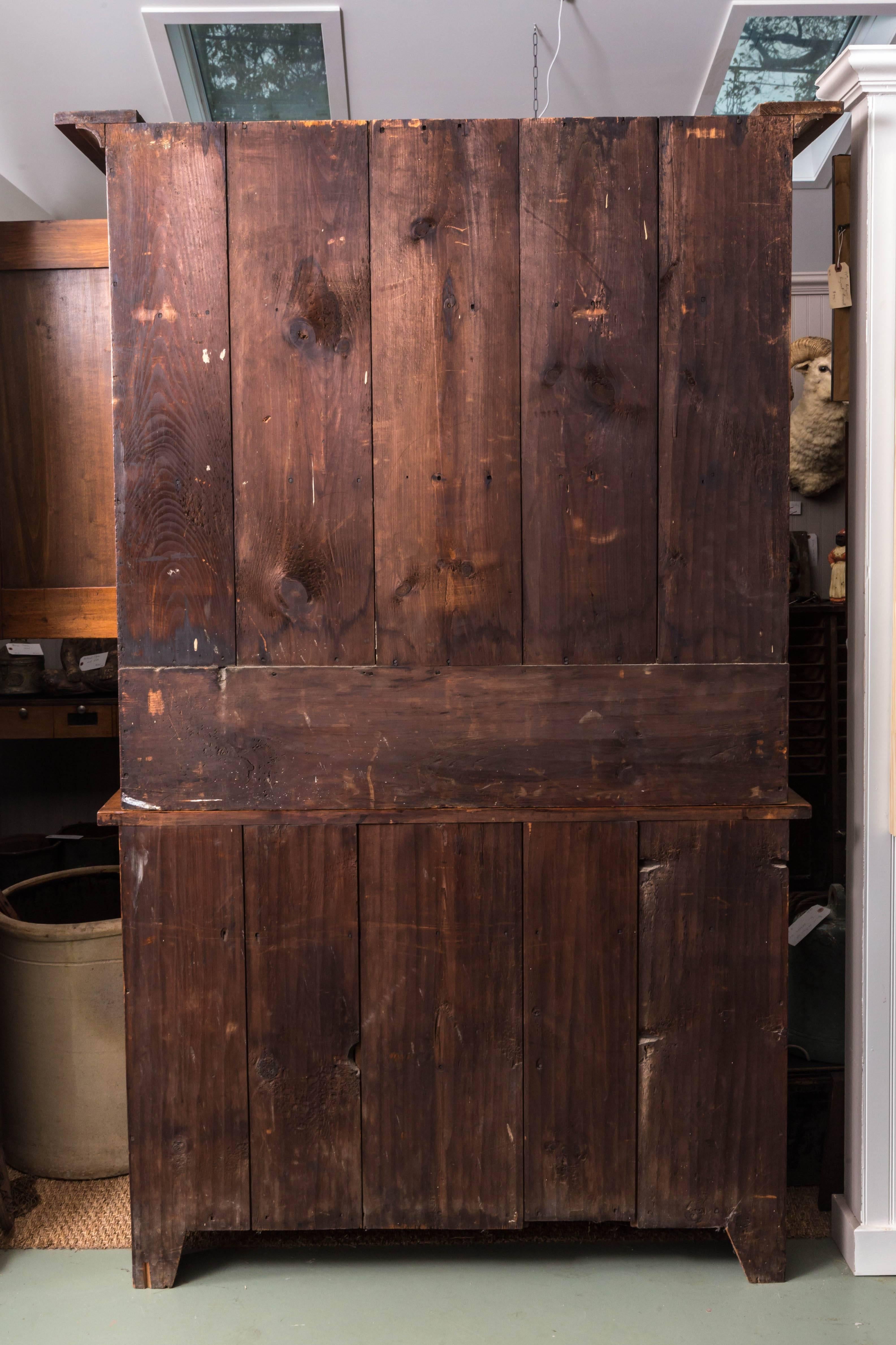 American 19th Century Pennsylvania Cupboard Cabinet For Sale