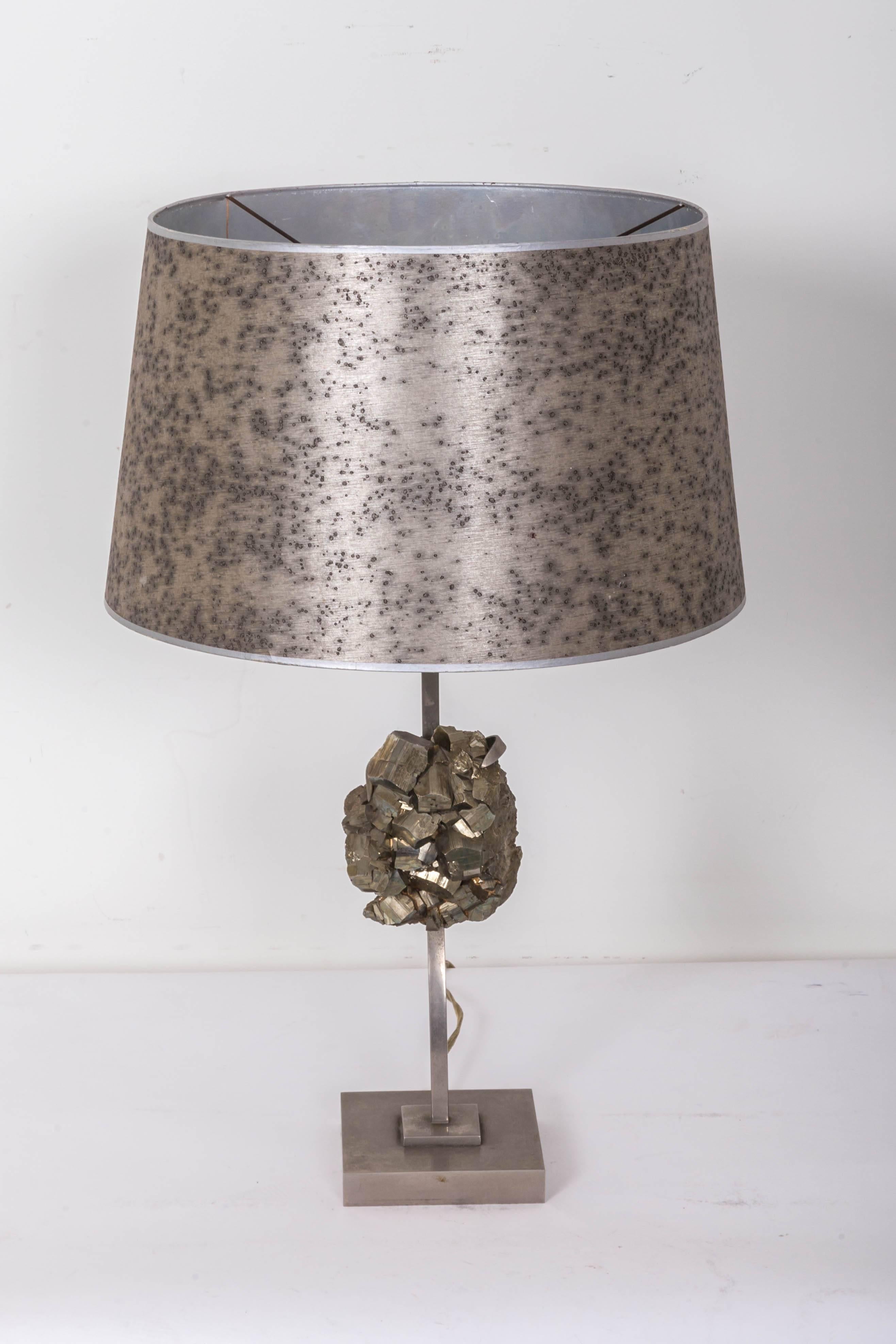 Beautiful agate table lamp designed by Willy Daro. Original silver shade featuring a pyrite stone on a mat nickel over brass stand.