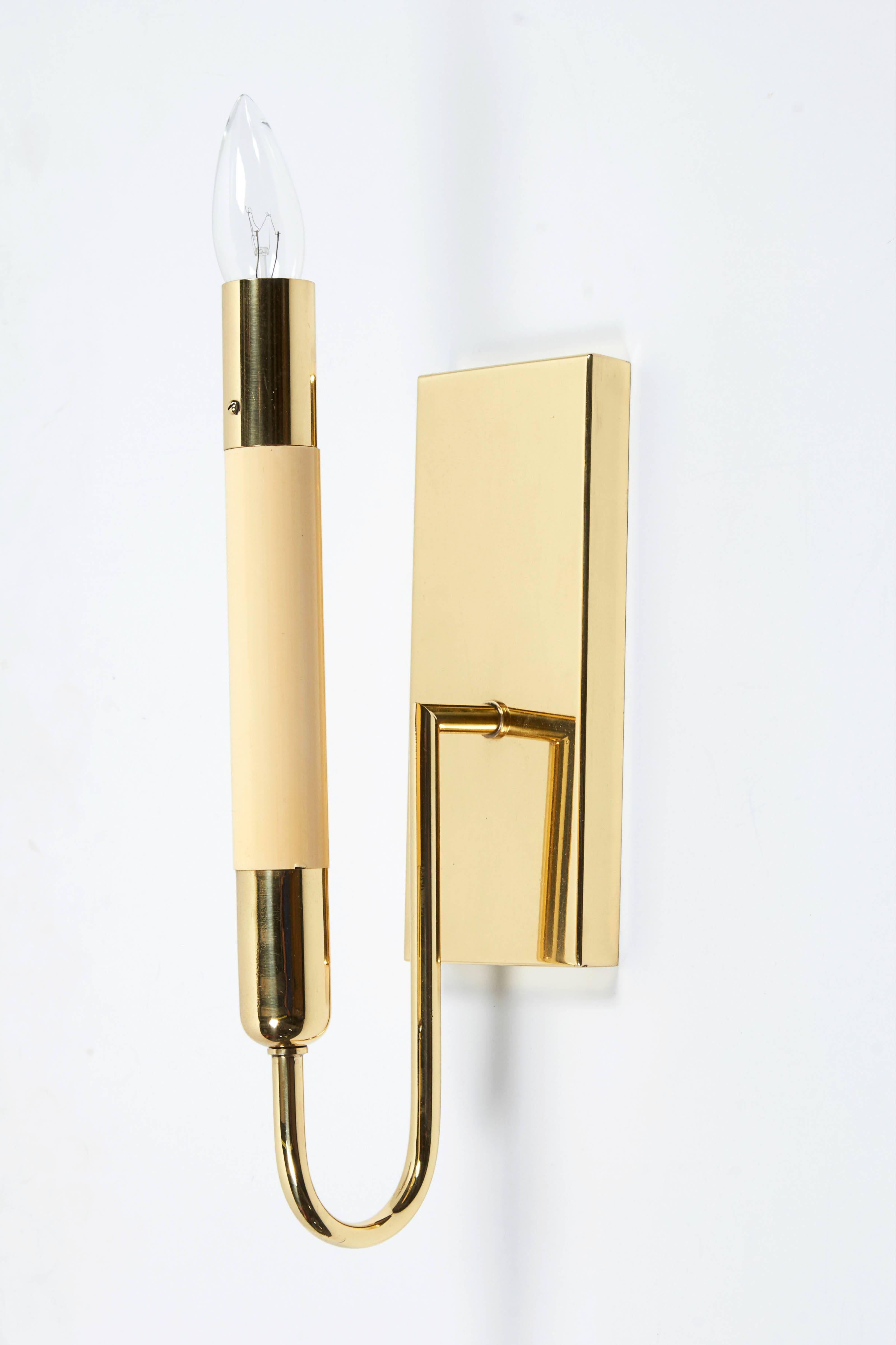1950 Italian Ivory Resin and Brass Sconces In Good Condition For Sale In New York, NY