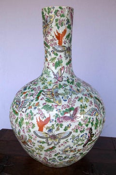 Große chinesische Vase in Flaschenform