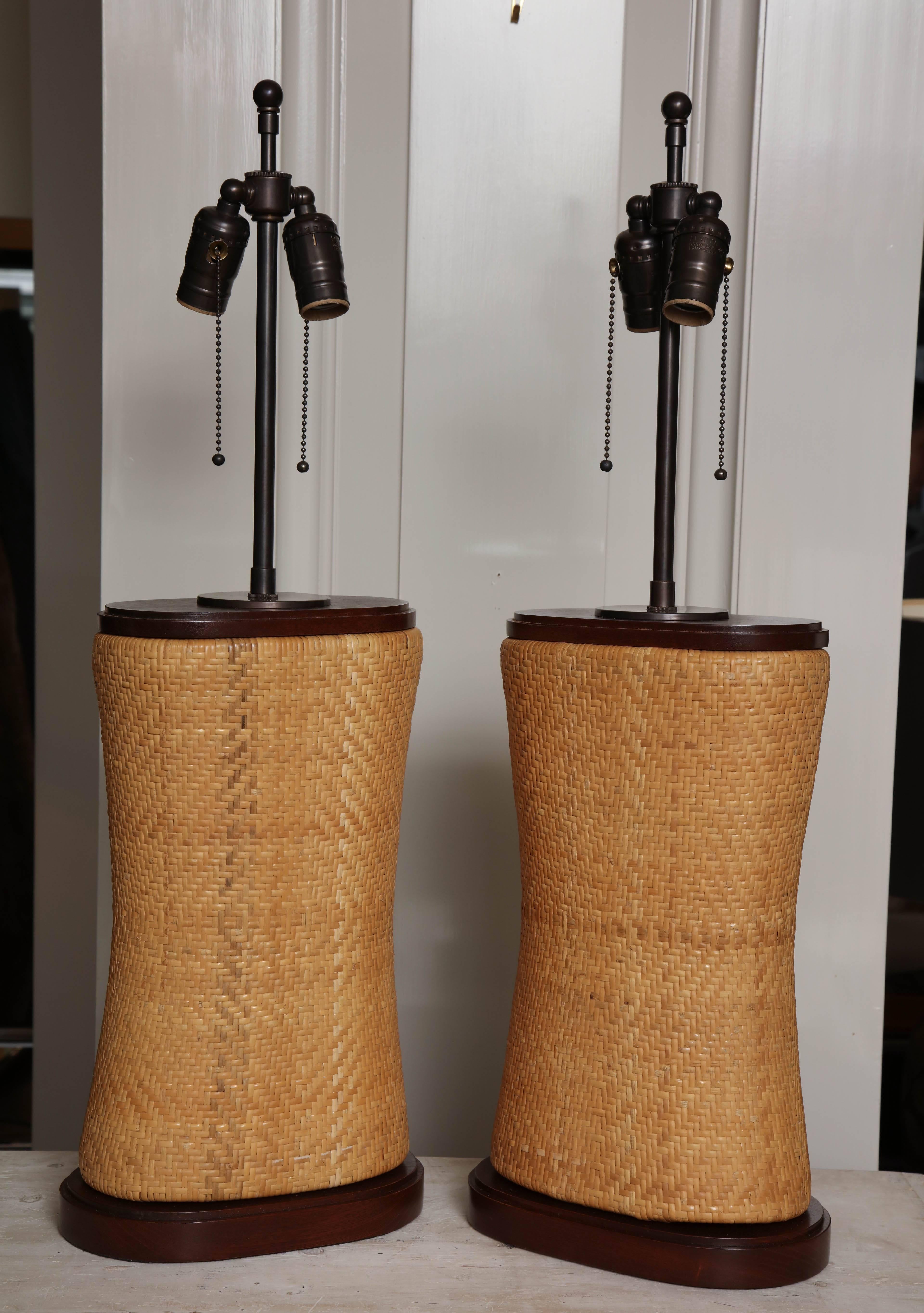 Pair of Antique Neck Pillow Lamps In Excellent Condition In New York, NY