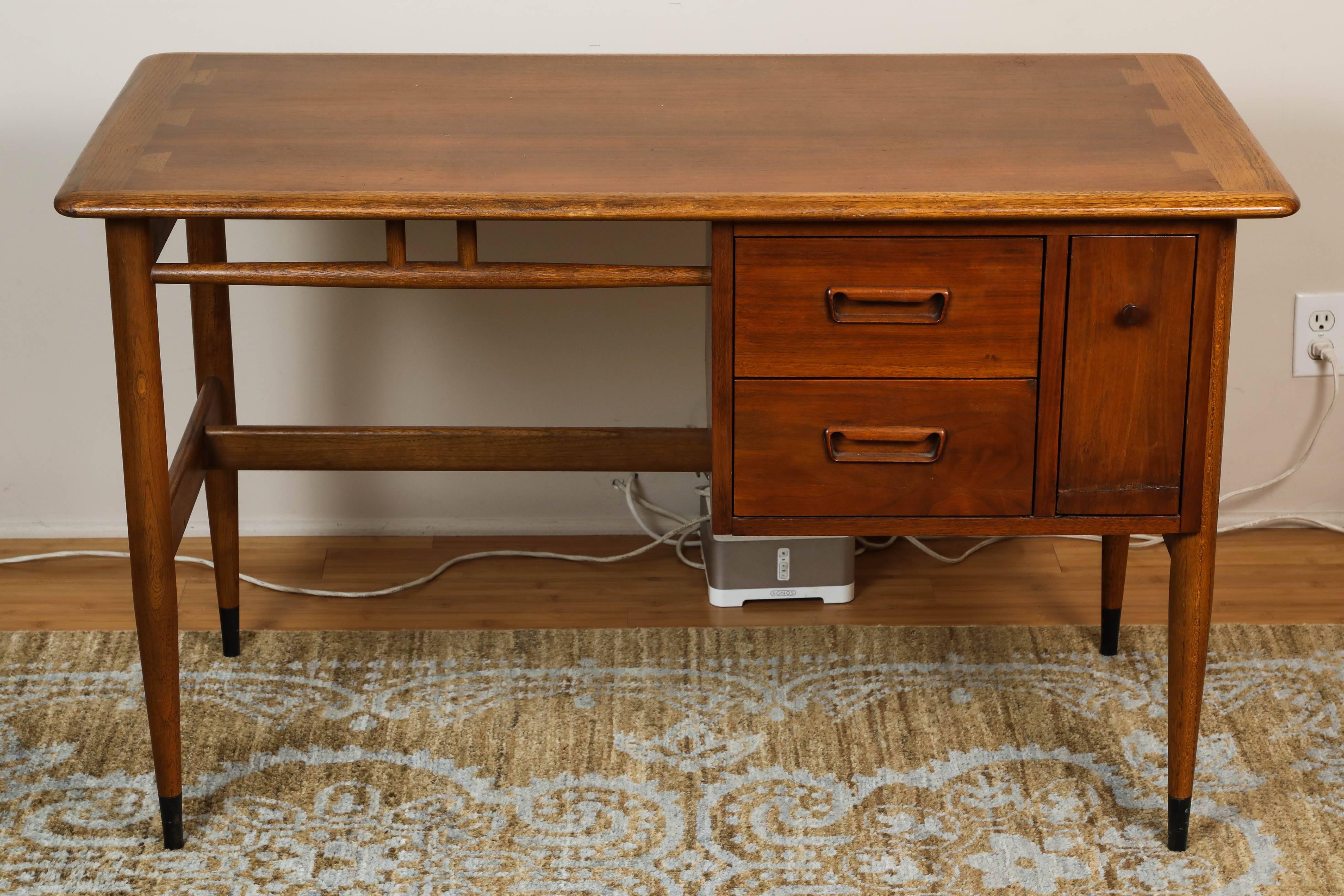 Beautifully appointed desk, two drawers with additional side compartment with Thonet chair.