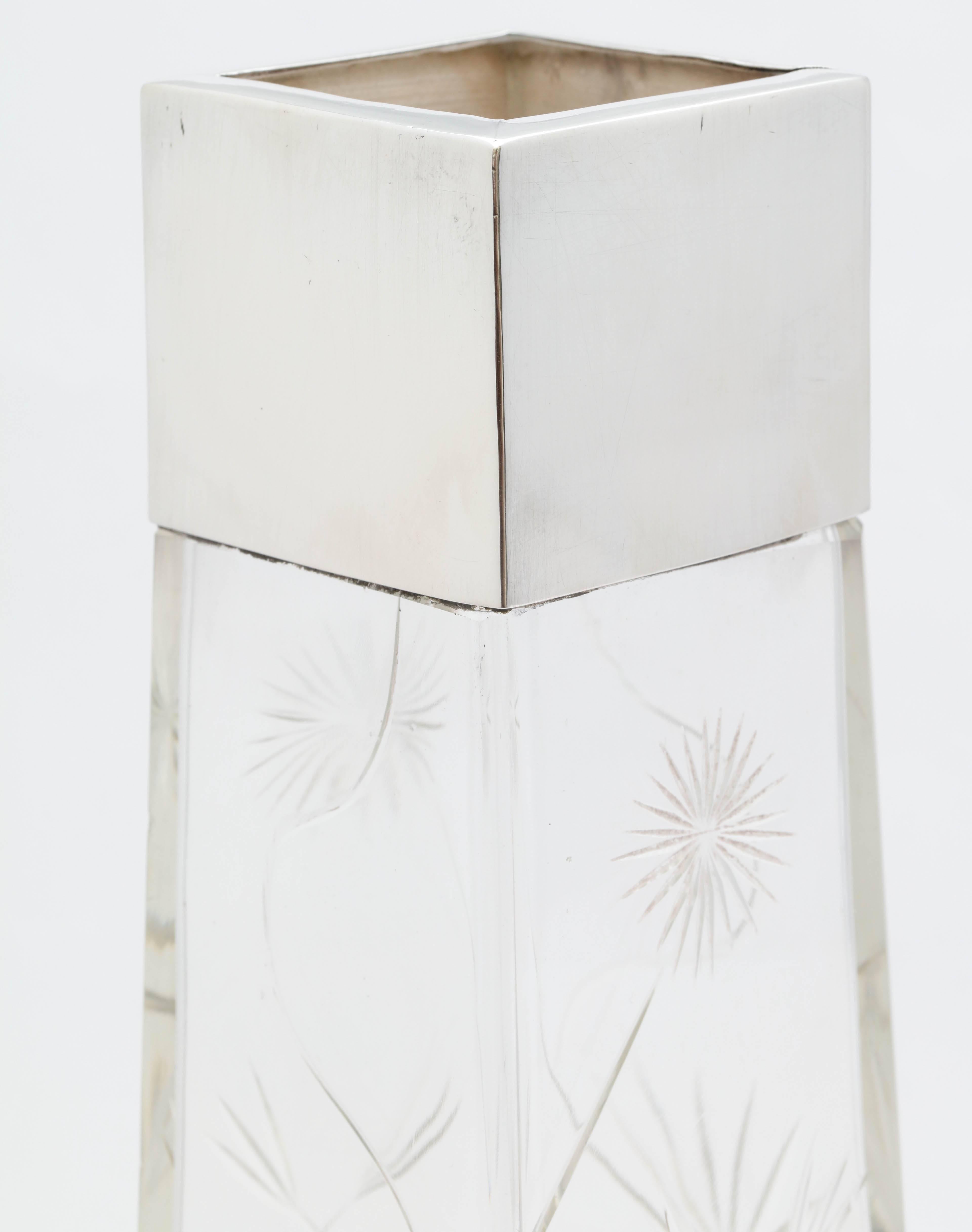 Edwardian, Sterling Silver-Mounted Rectangular Japonesque Style Crystal Vase In Good Condition In New York, NY