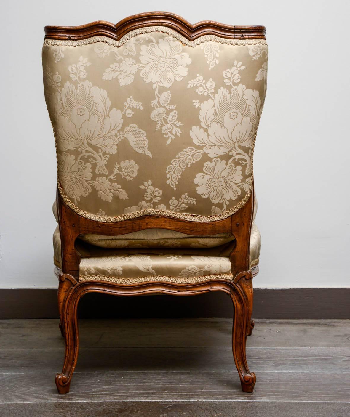 Late 19th Century Elegant Pair of 1880s Slipper Chairs For Sale