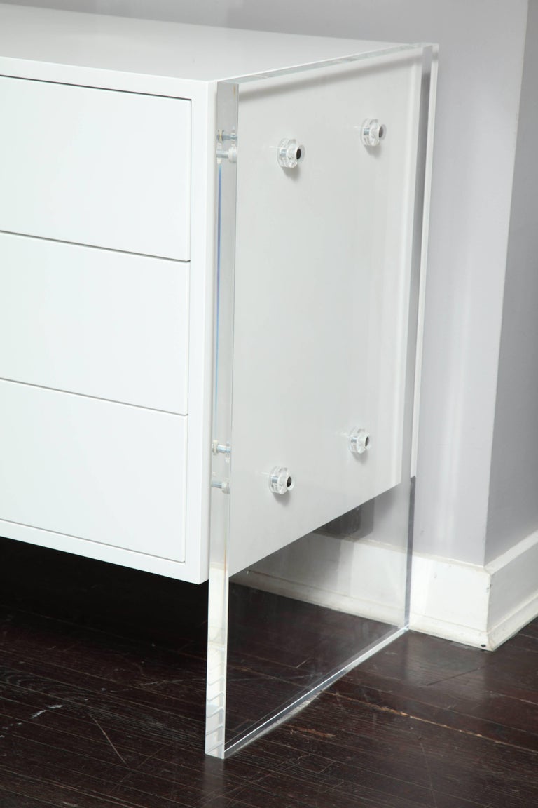 SixDrawer White Lacquer Dresser with Acrylic Side Panels For Sale at