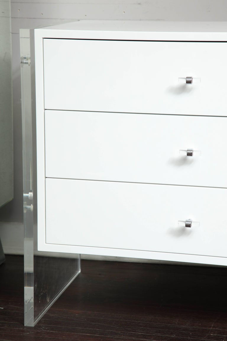 SixDrawer White Lacquer Dresser with Acrylic Side Panels For Sale at