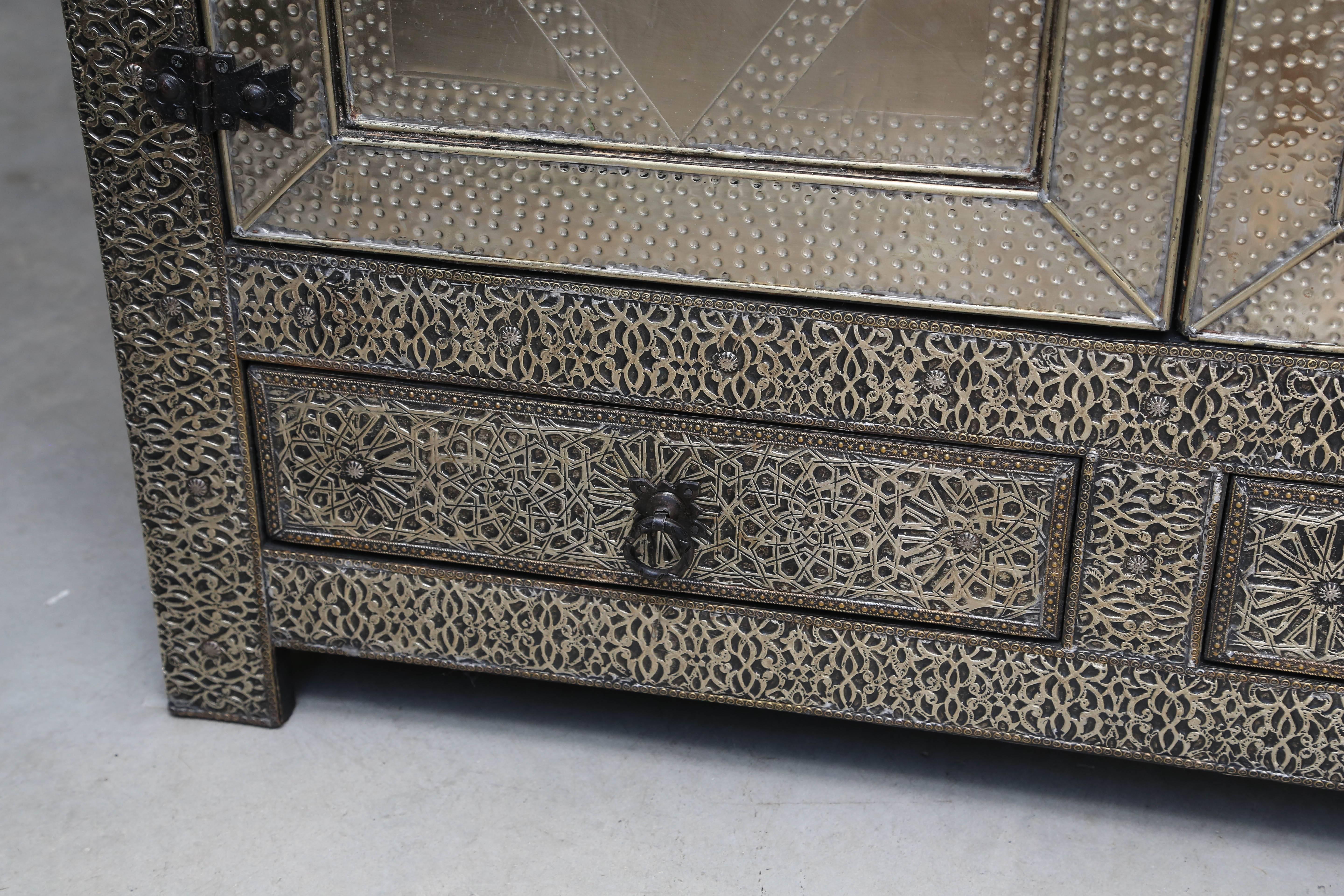 20th Century Superb Moroccan Bathroom Single Sink Vanity