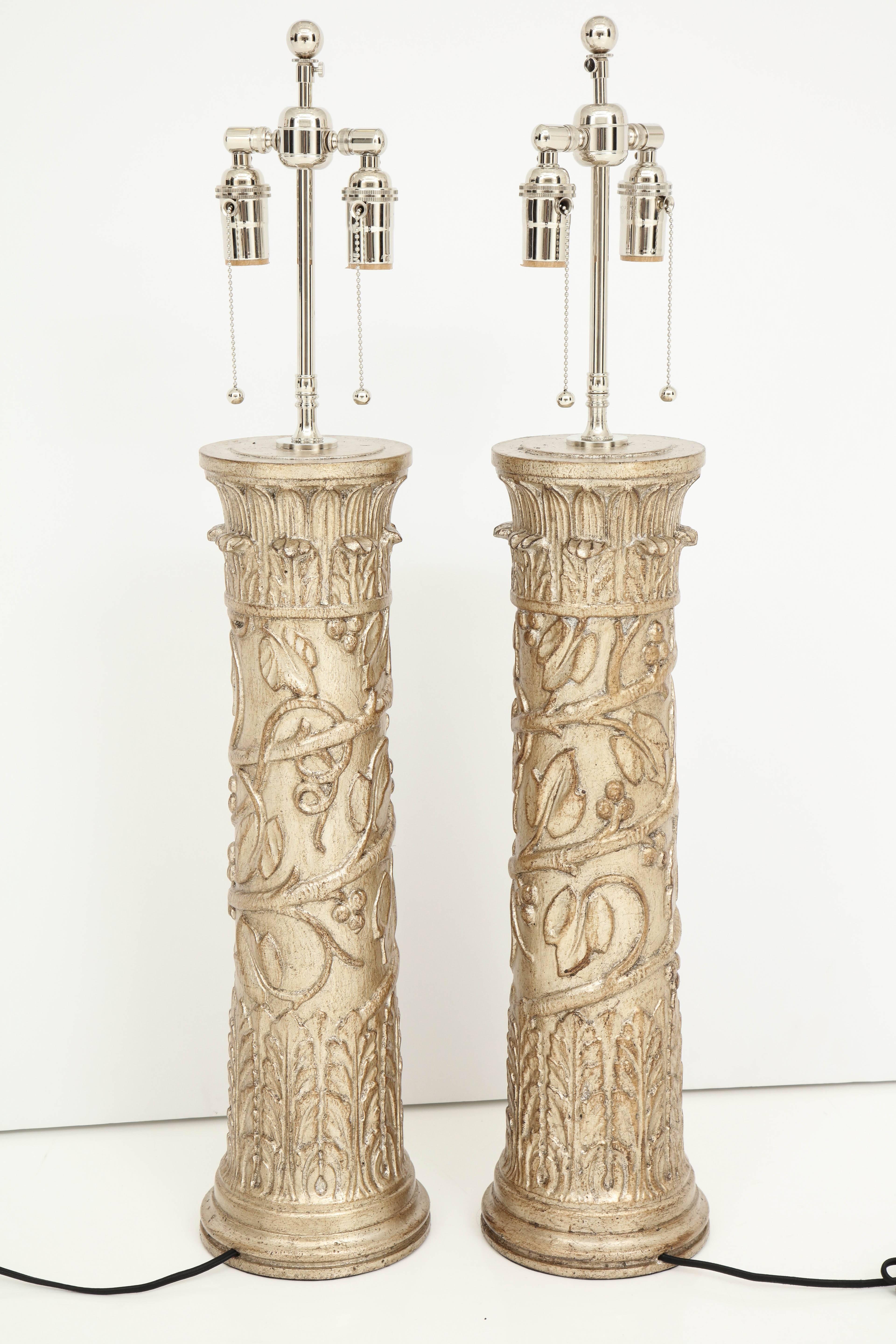 Paire de lampes James Mont en vente 3