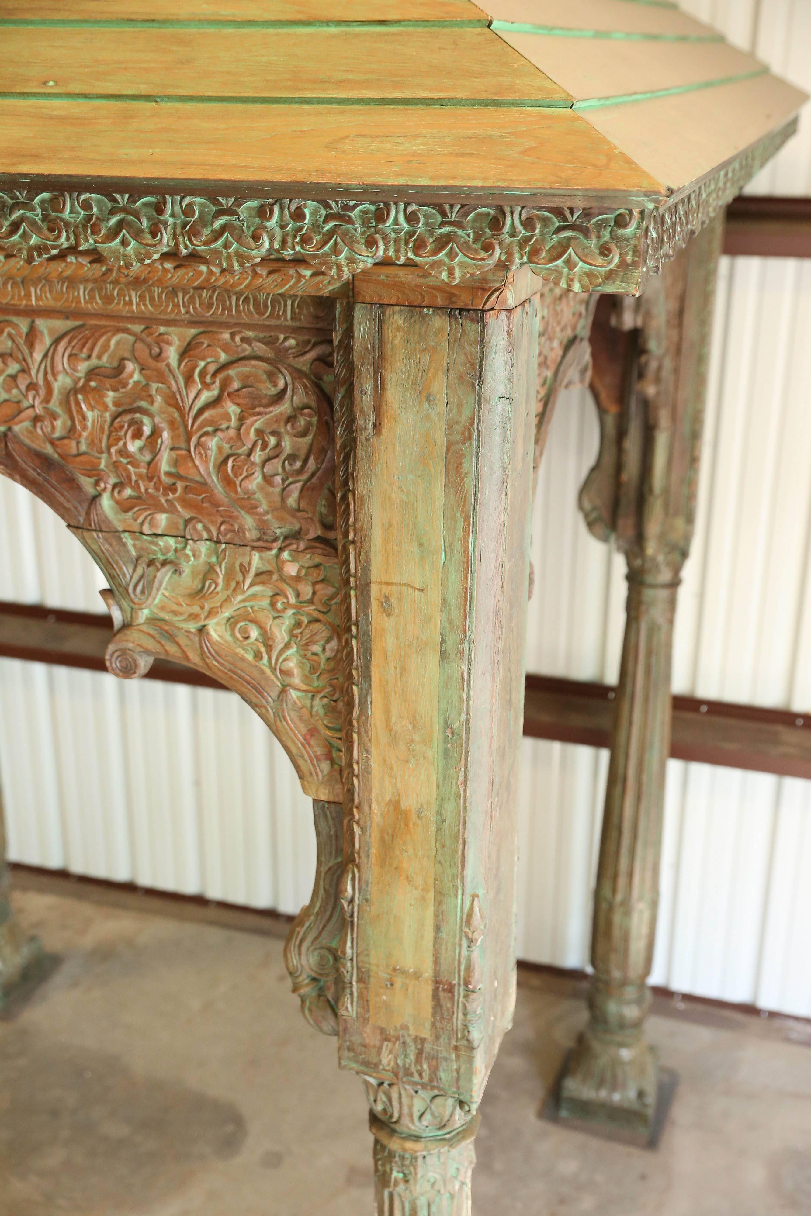 Decorative Solid Teak Wood Late 19th Century Gazebo from a Hindu Temple In Good Condition For Sale In Houston, TX