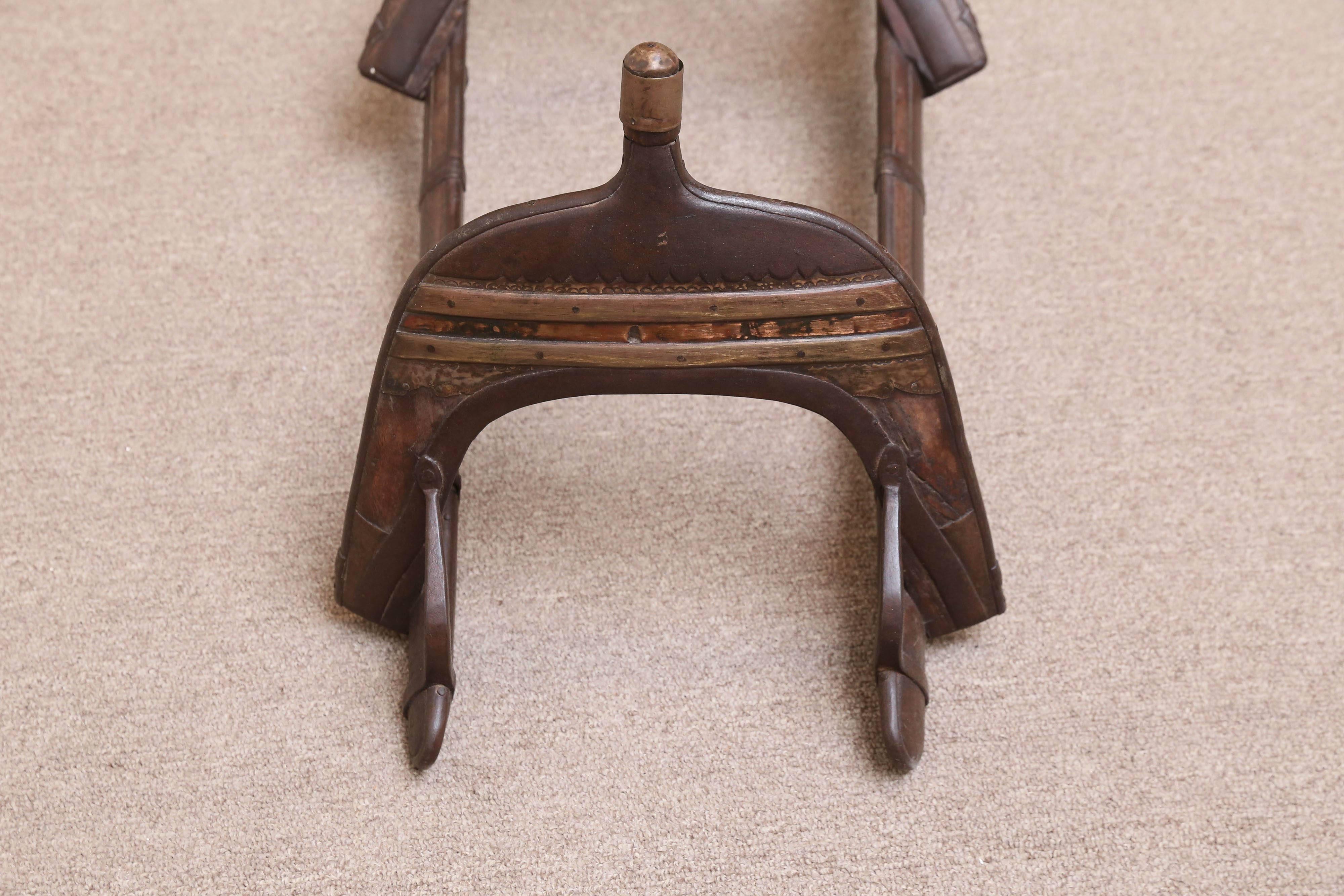 Mid-19th Century Wood and Metal Camel Seat Used by the Tribes in Western India For Sale 1