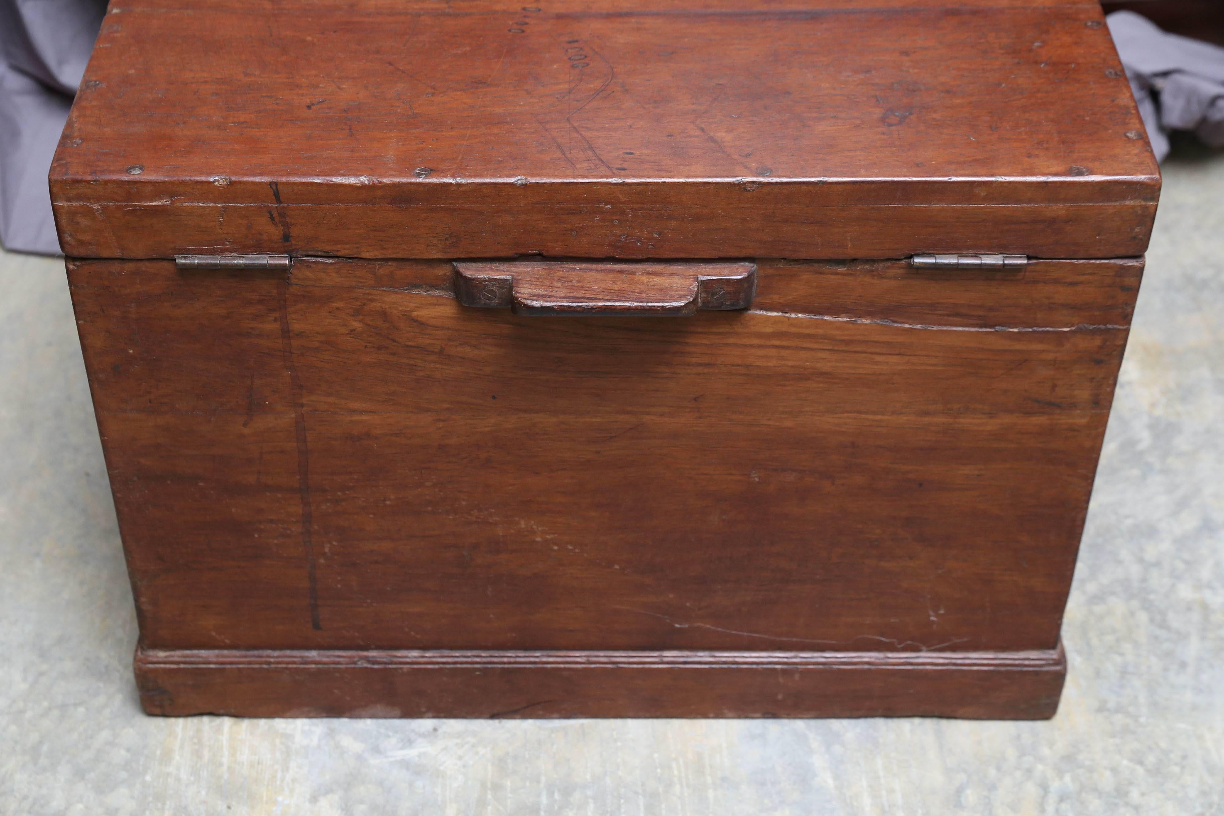Late 19th Century Solid Teakwood Box with Inside Trays For Sale 3