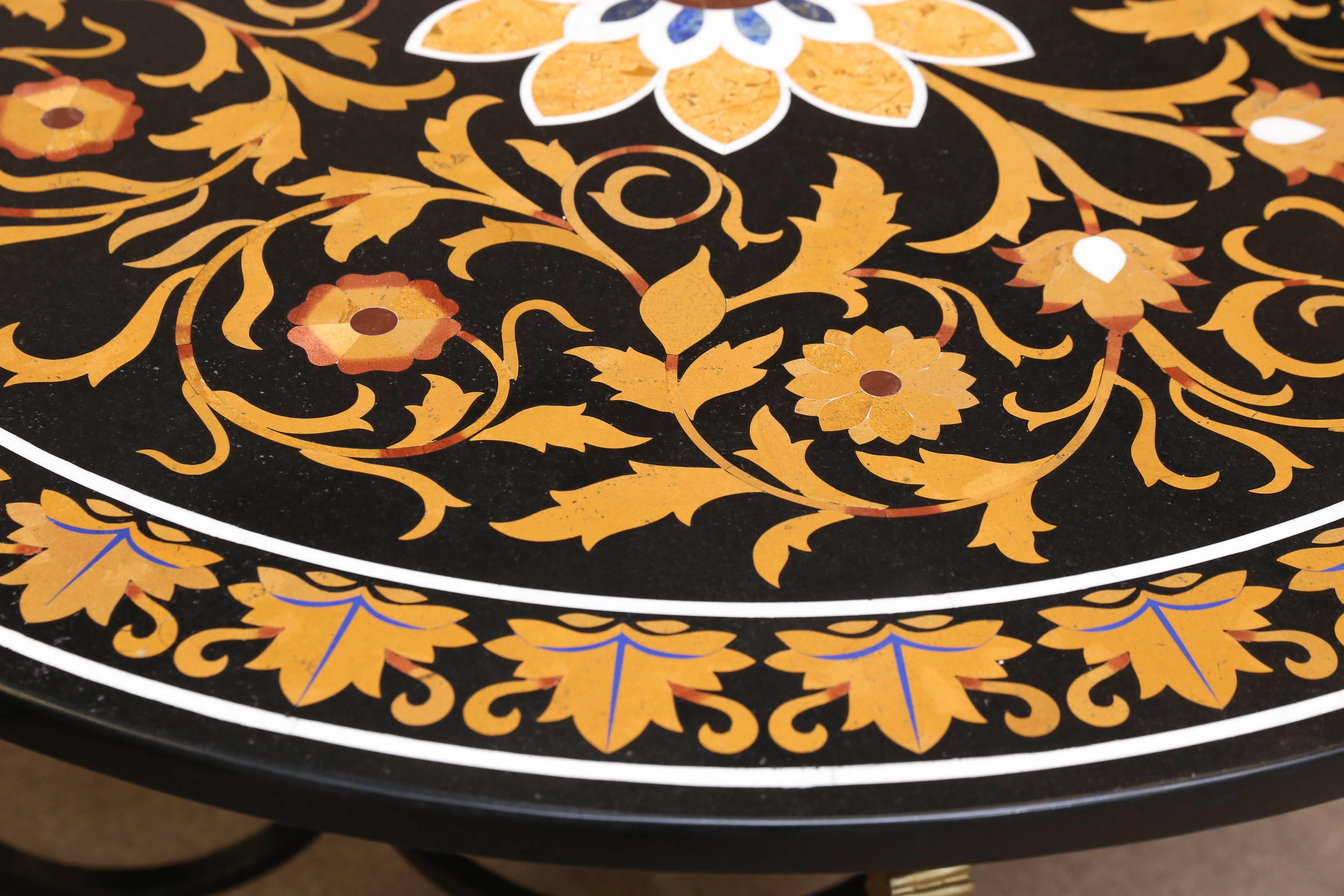 Indian Midcentury Pietra-Dura Round Entry Table from Central India For Sale