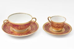 Vaste et rare service de table en porcelaine incrustée de rubis doré:: Paris