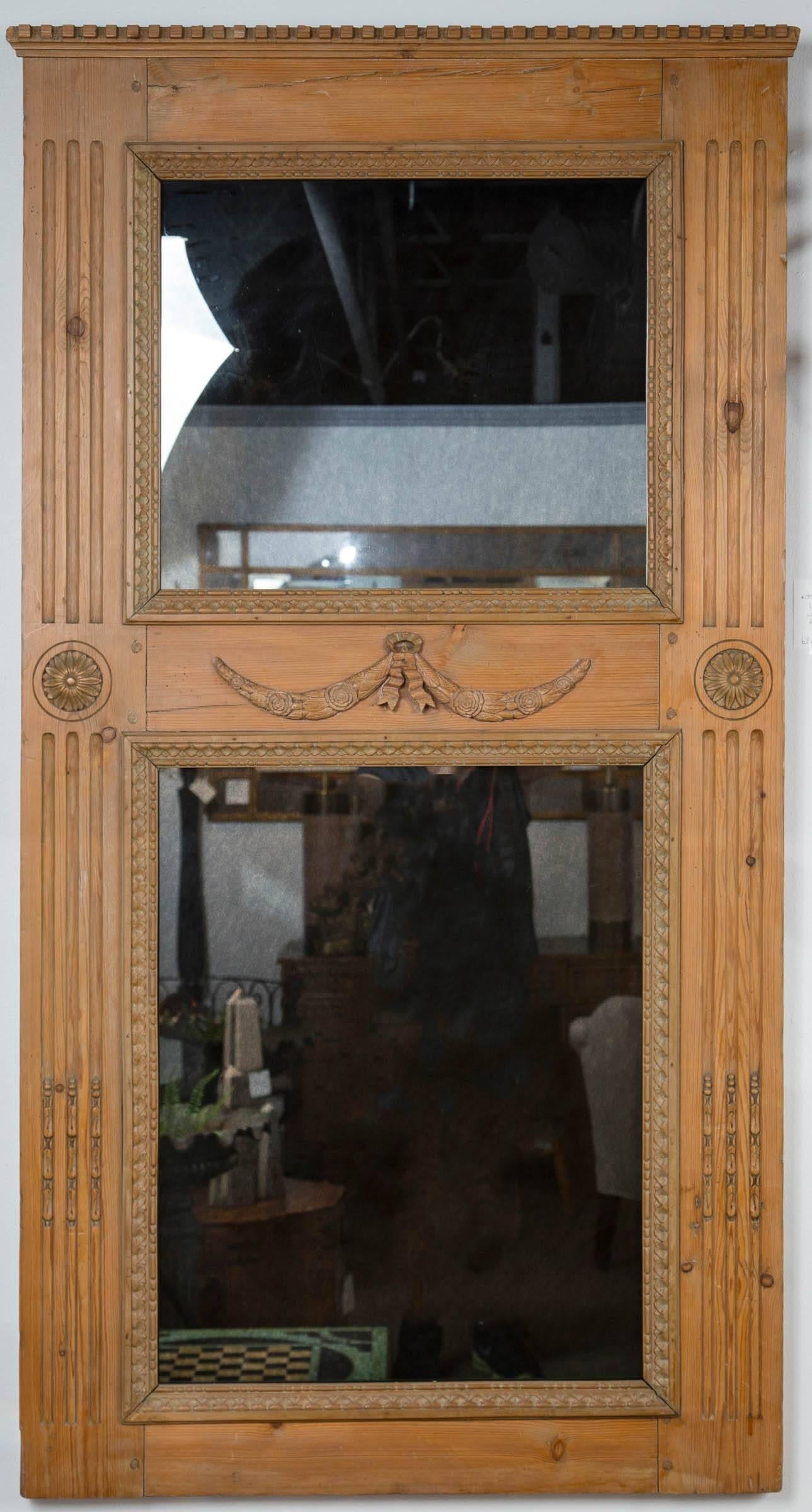 Large Pine Mirror with Wonderful Design Forms In Excellent Condition For Sale In Stamford, CT