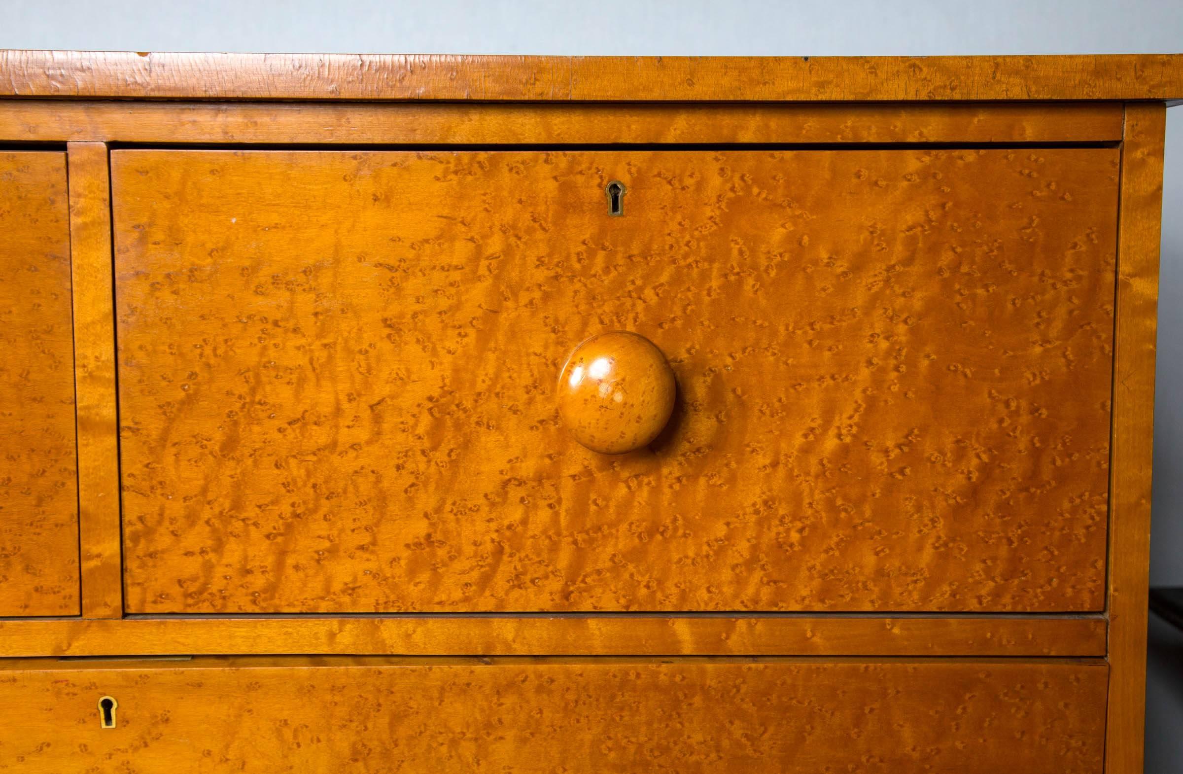 British Colonial Beautiful Bird’s-Eye Maple Chest of Drawers For Sale
