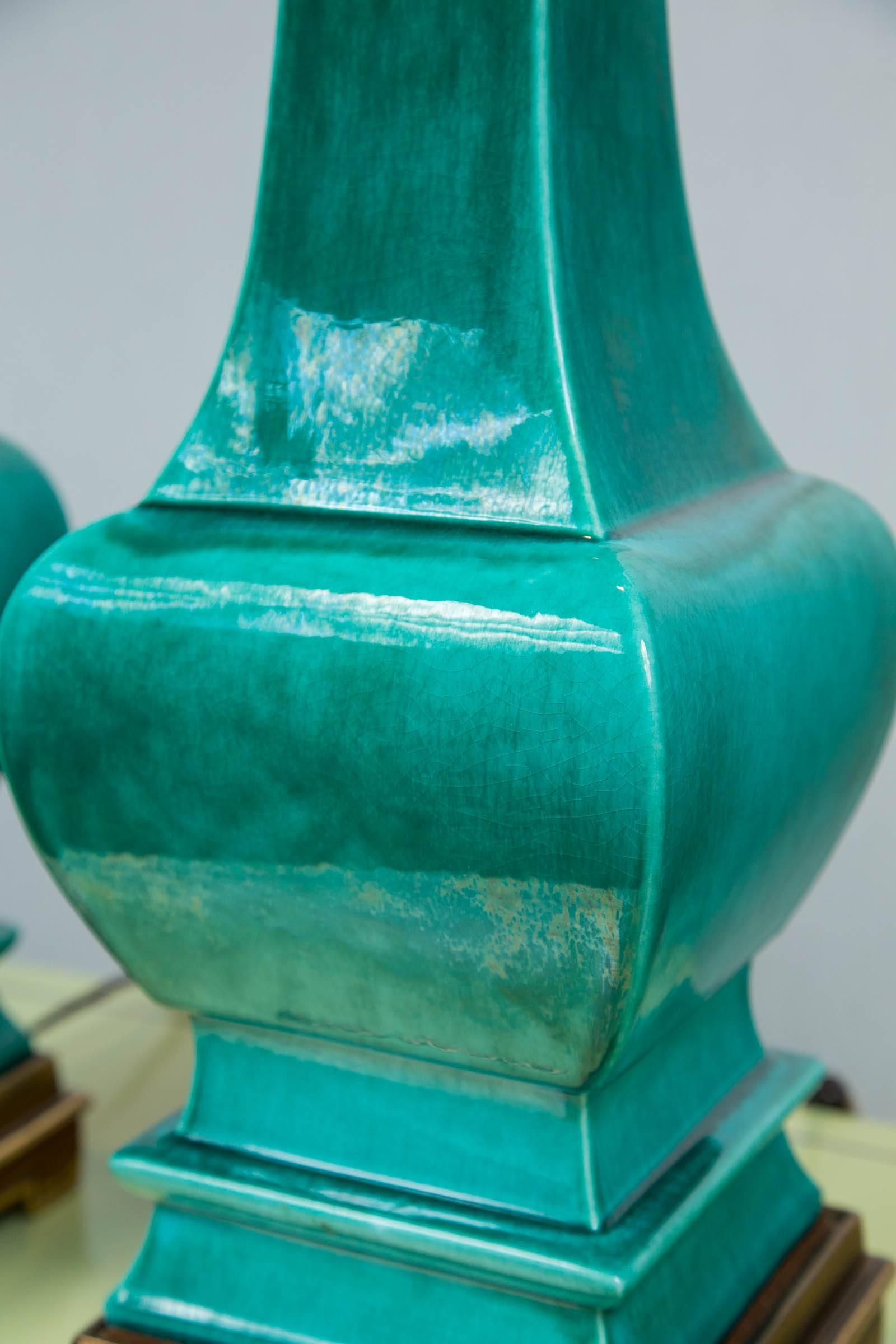 Pair of Midcentury Green Glazed Pagoda Style Stiffel Lamps In Excellent Condition For Sale In Stamford, CT
