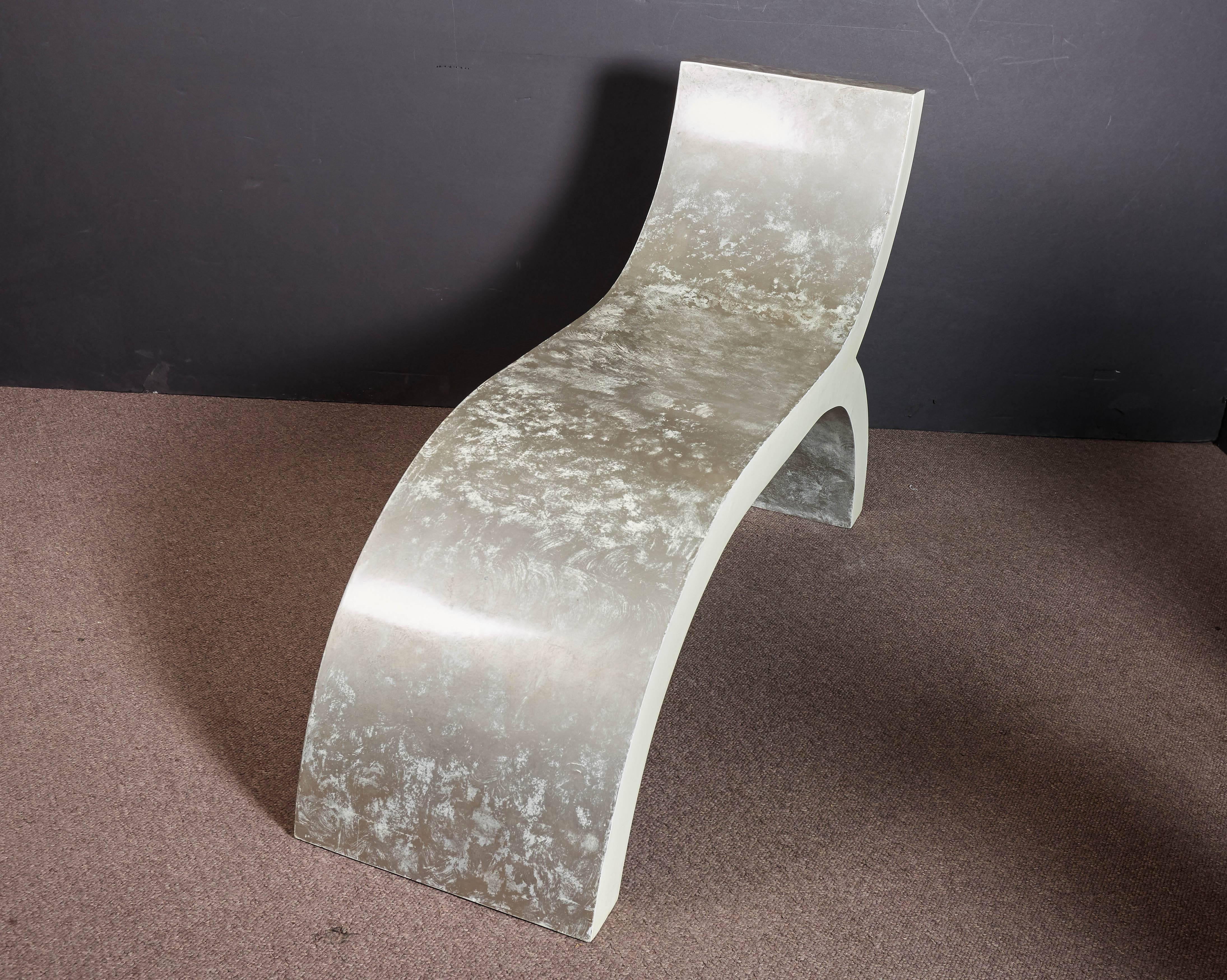 Minimalist Mid century Modern white lacquered bench, sculptural seat, chaise longue. For Sale