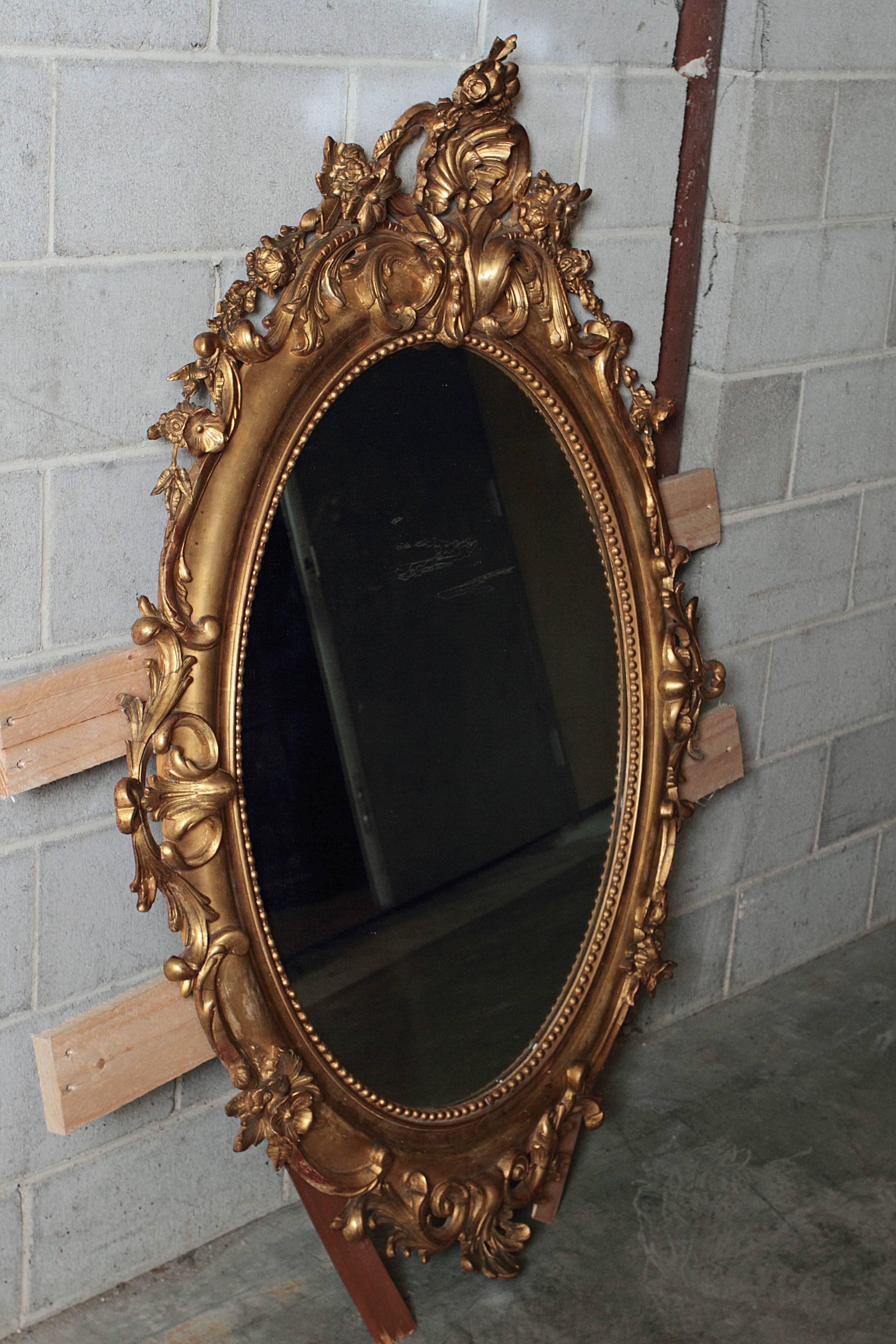 French 19th Century Carved and Gilt Beautiful Louis XV Oval Mirror 3