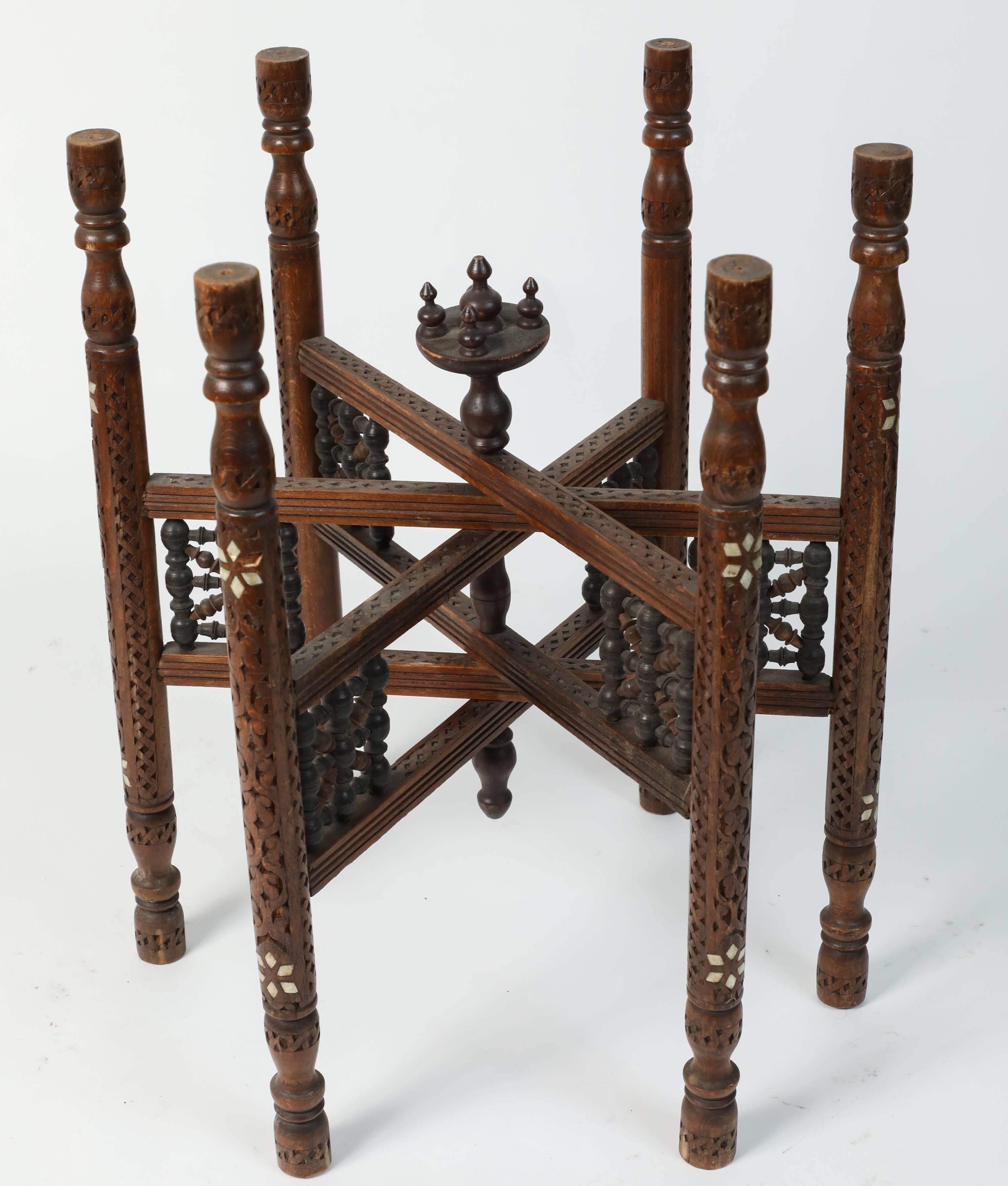 Cuivre Table à plateau en cuivre de style marocain avec base pliante