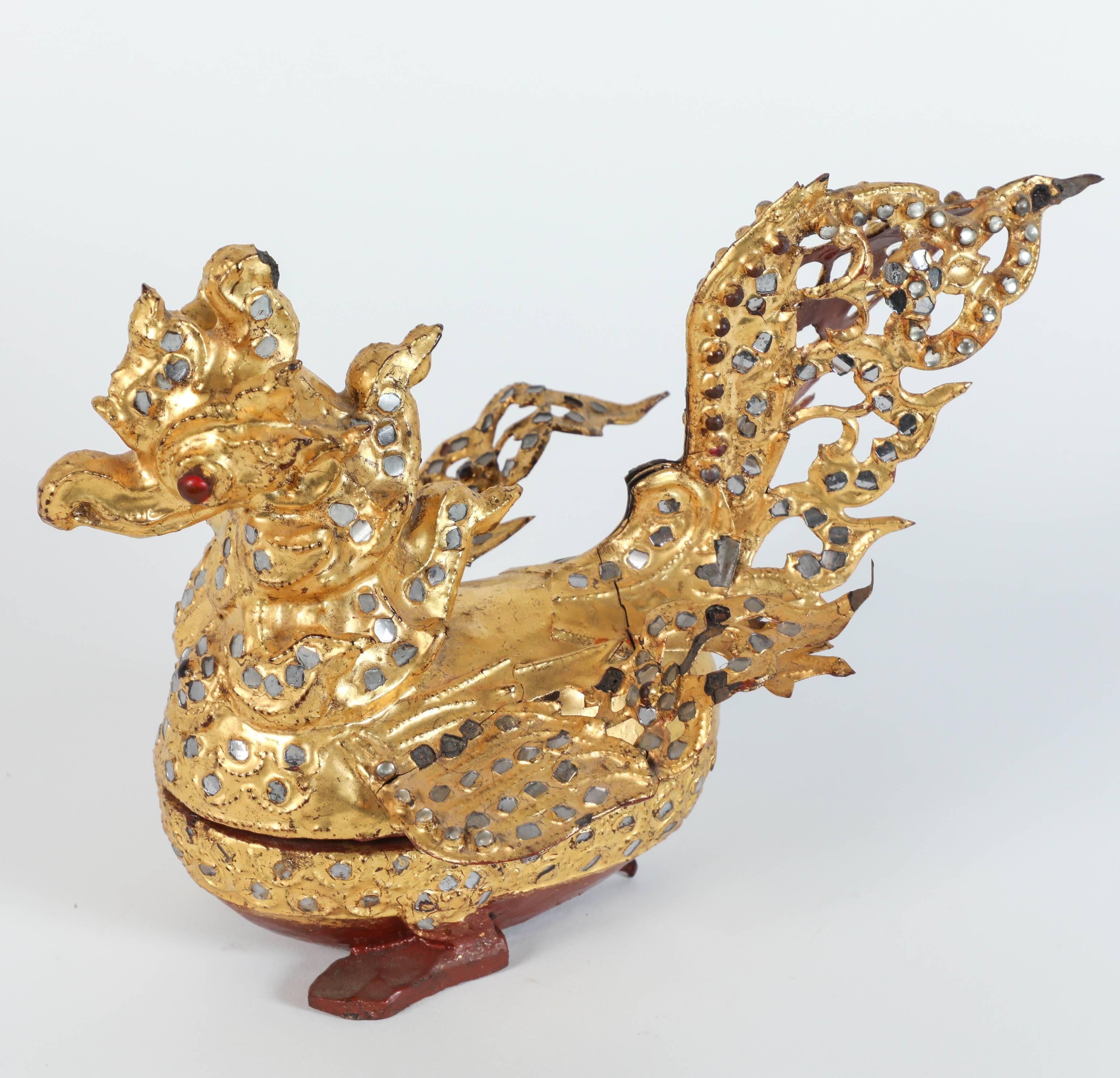 20th Century Set of Three Hintha Burmese Bird-Shaped Betel Gold Lacquered Box For Sale