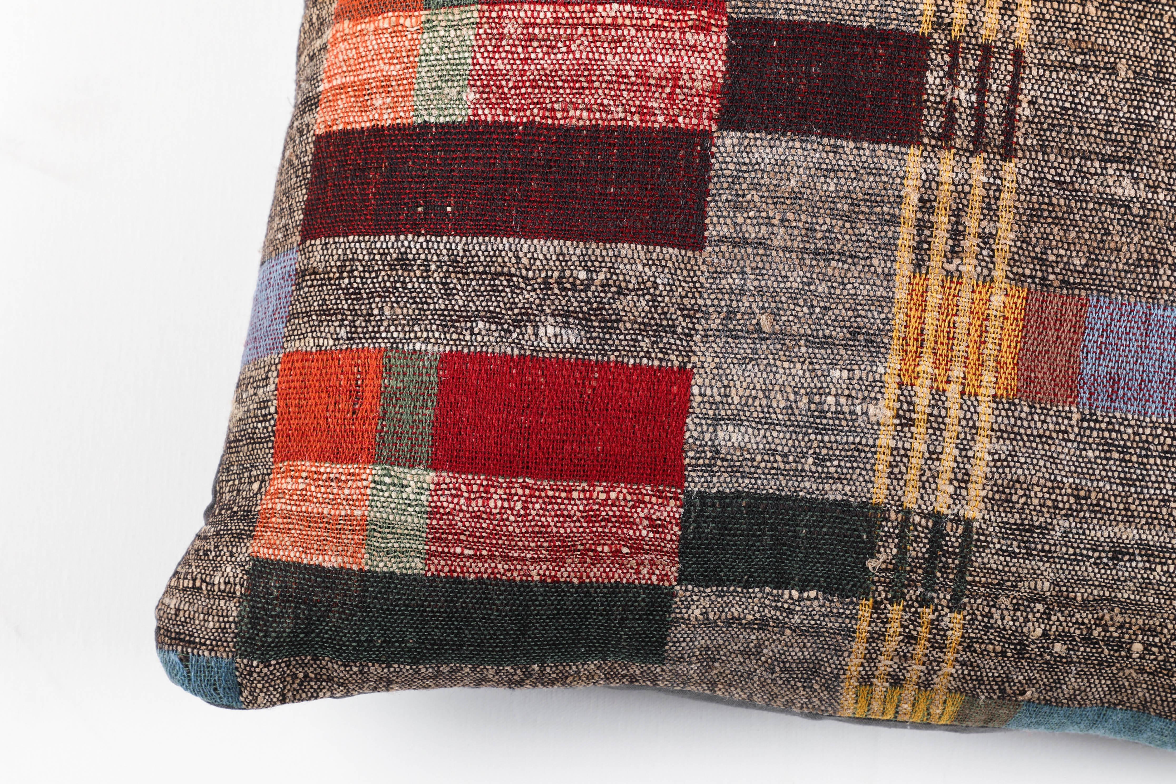 A contemporary line of cushions, pillows, throws, bedcovers, bedspreads and yardage handwoven in India on antique Jacquard looms. Hand-spun wool, cotton, linen and raw silk give the textiles an appealing uneven quality. Sizes vary slightly.

This