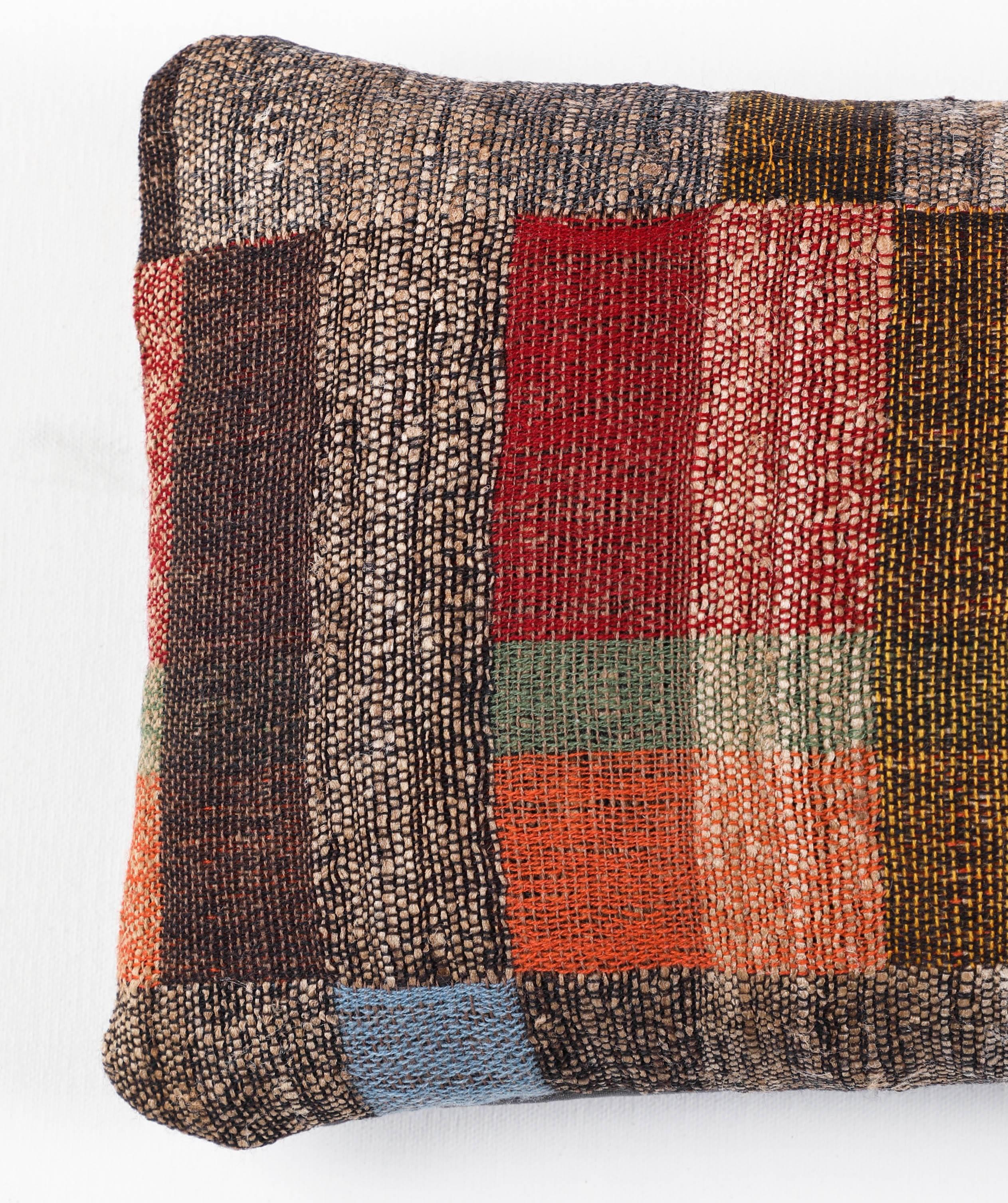Pat McGann Workshop
A contemporary line of cushions, pillows, throws, bedcovers, bedspreads and yardage hand woven in India on antique Jacquard looms. Hand spun wool, cotton, linen, and raw silk give the textiles an appealing uneven quality. Sizes