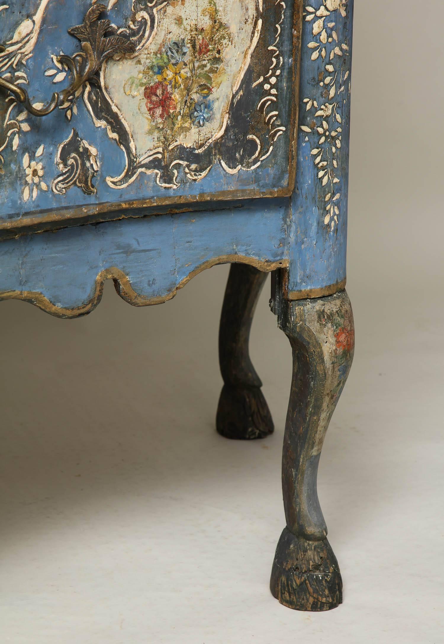 Wood 18th Century Painted Blue Italian Commode For Sale