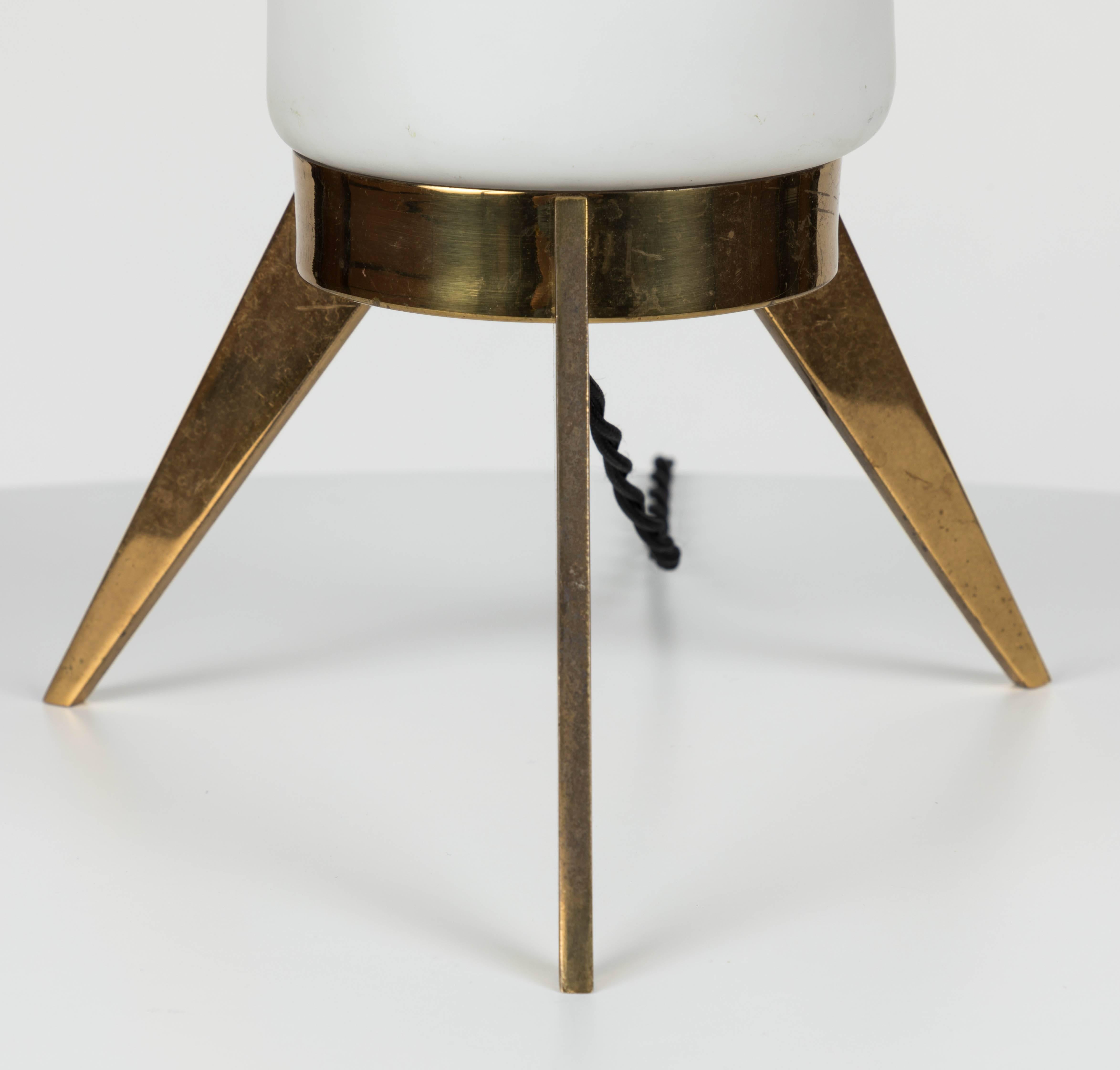 1950s Stilux Milano Glass and Brass Tripod Table Lamp In Good Condition In Glendale, CA