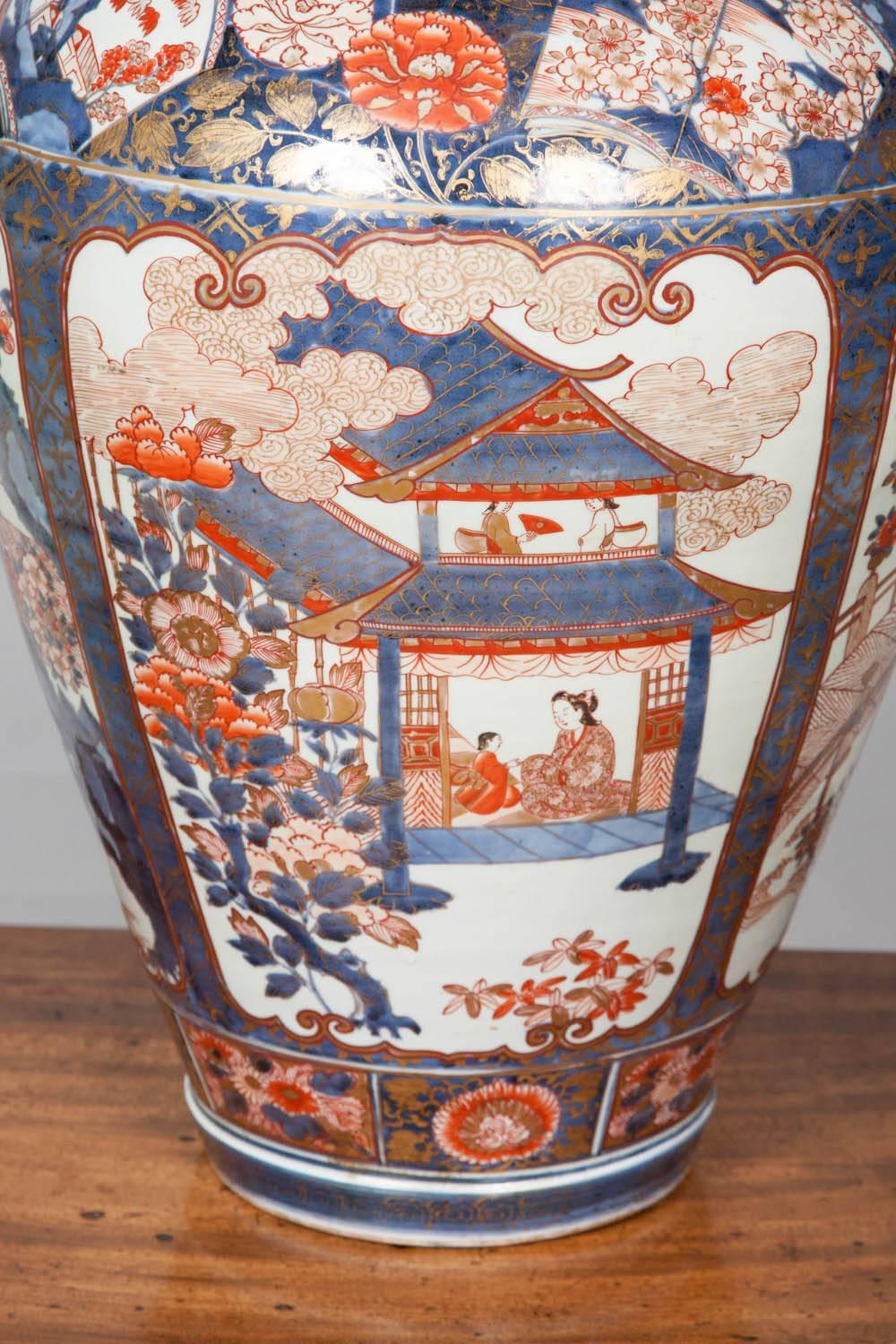 17th Century Imari Vase and Cover In Excellent Condition In London, GB