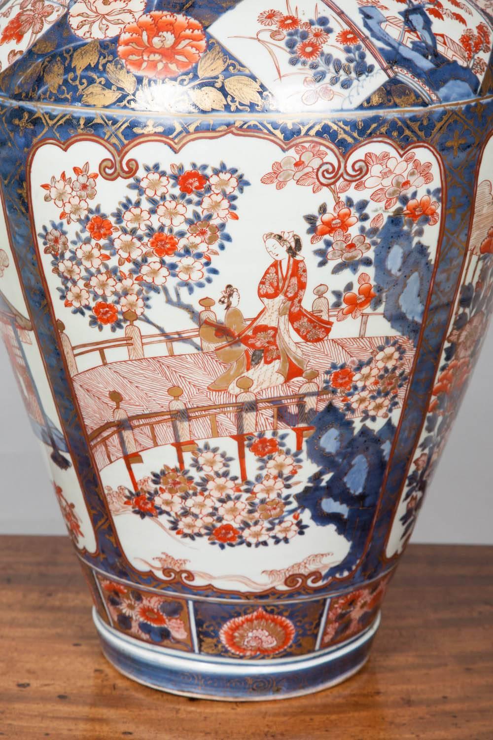 17th Century Imari Vase and Cover 1