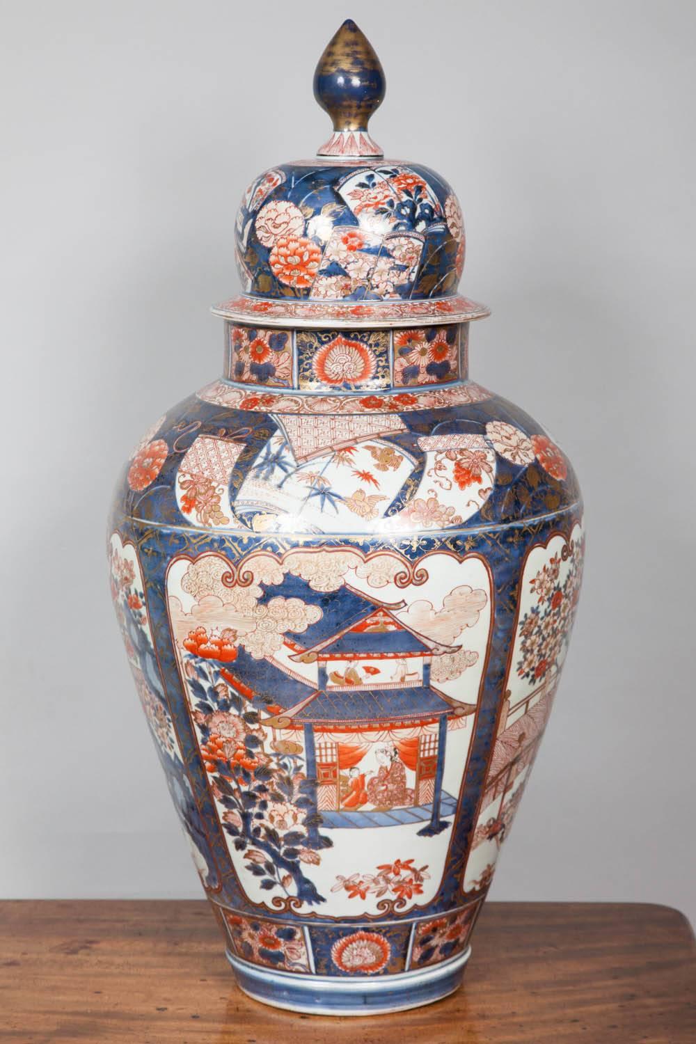 17th Century Imari Vase and Cover 2