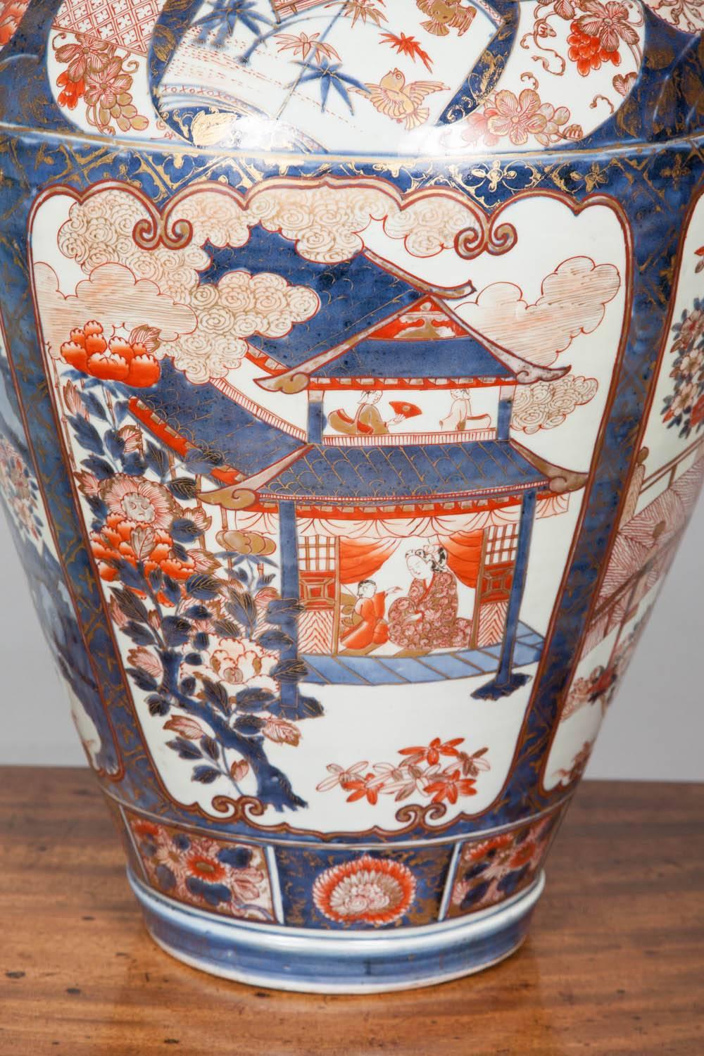 17th Century Imari Vase and Cover 3