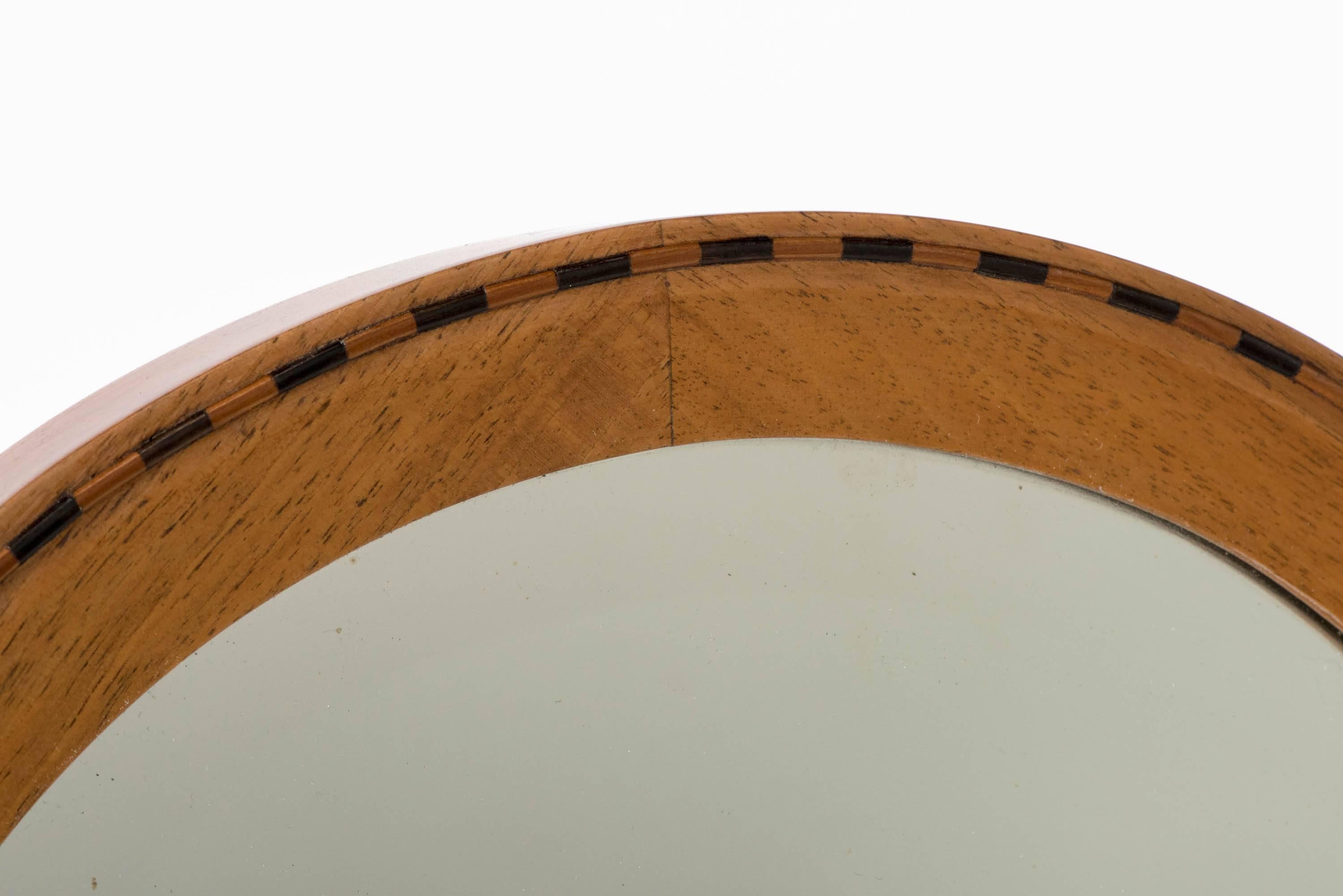 Gordon Russell walnut floor mirror with ebony and yew wood Inlay, England, 1925 For Sale 2