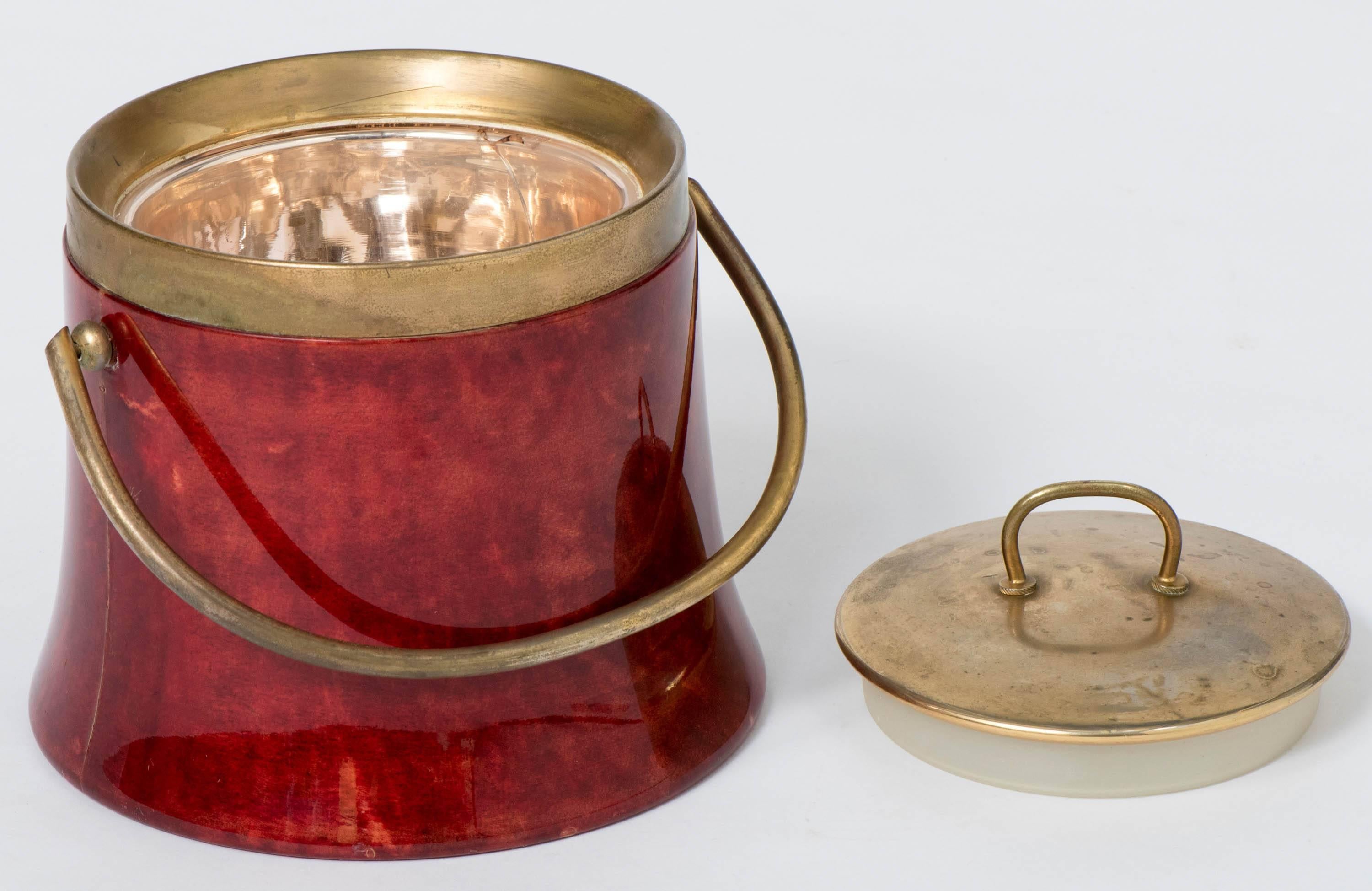 Italian Aldo Tura ice bucket in red goat skin with brass mounts, Italy, circa 1950 For Sale
