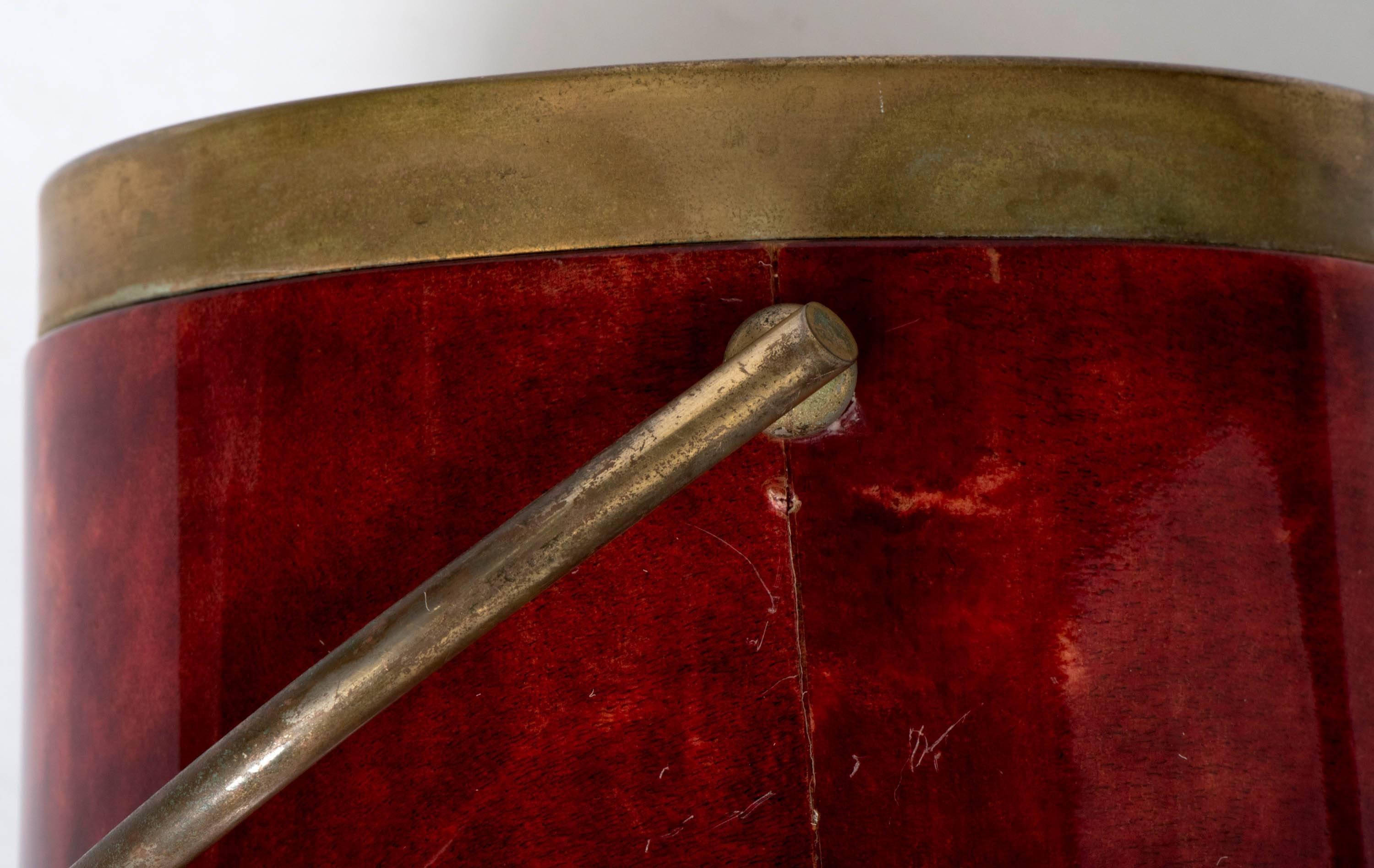 Goatskin Aldo Tura ice bucket in red goat skin with brass mounts, Italy, circa 1950 For Sale