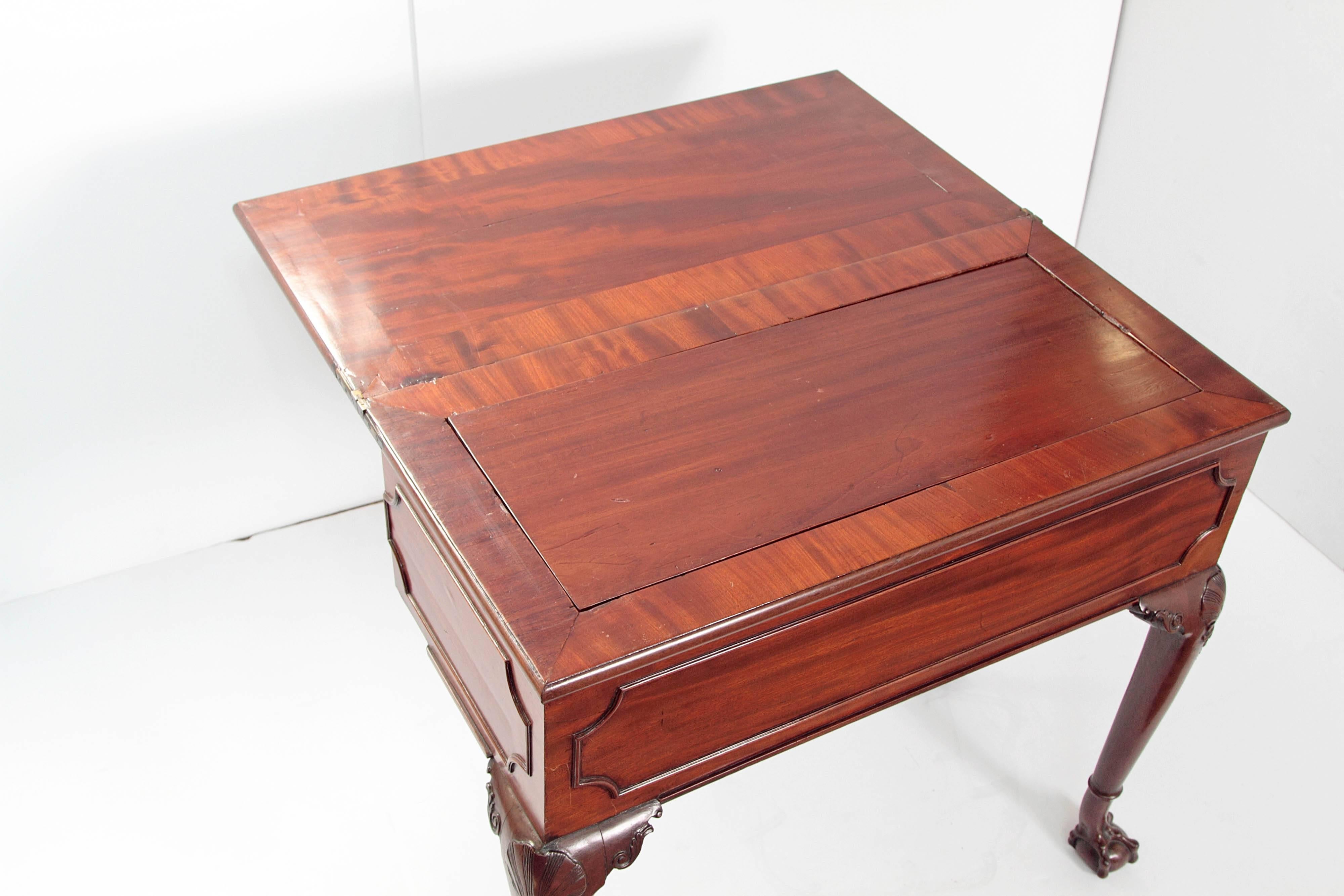 George II Mahogany Harlequin Table In Good Condition For Sale In Dallas, TX