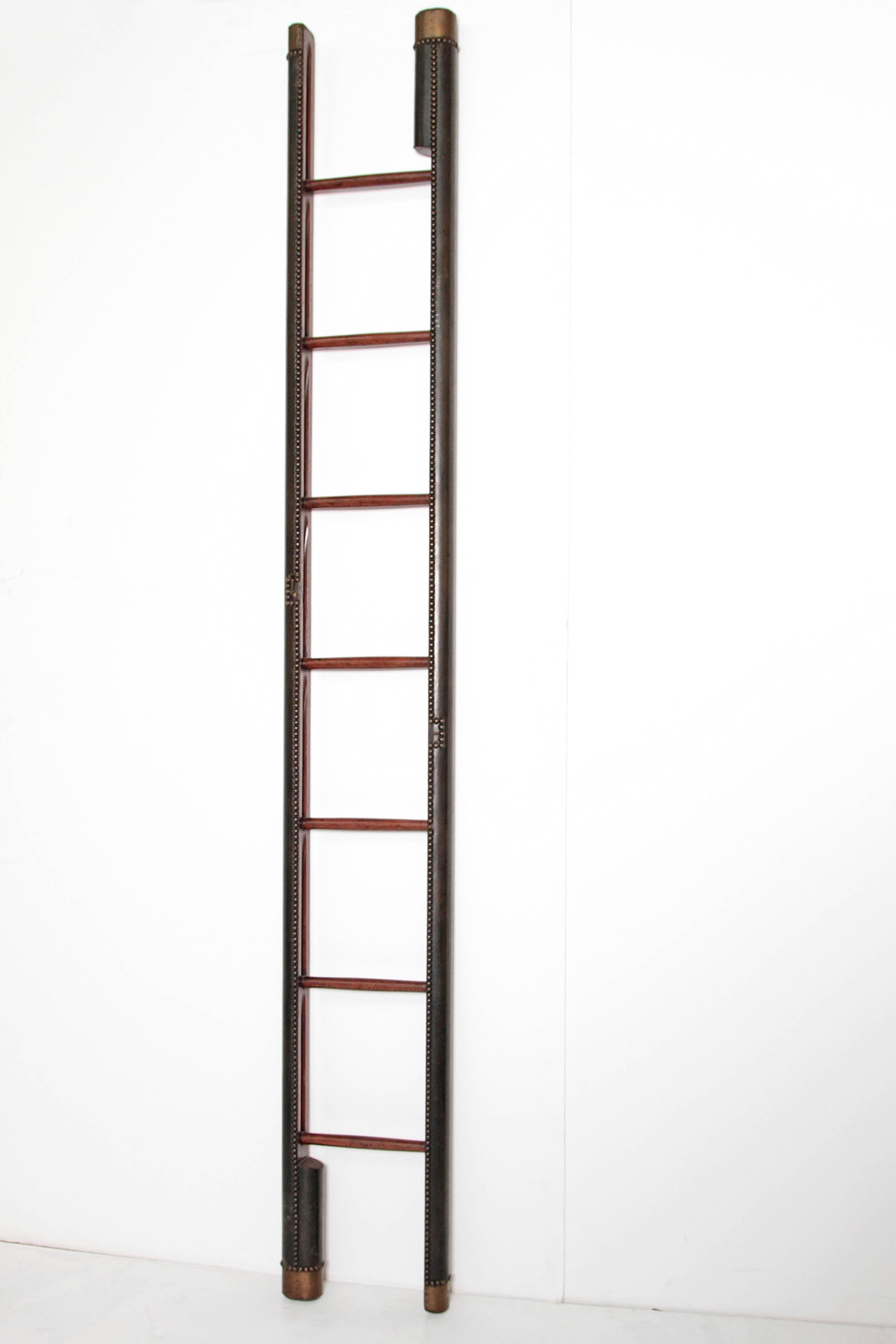  Edwardian Period Mahogany Folding Ladder In Good Condition In Dallas, TX