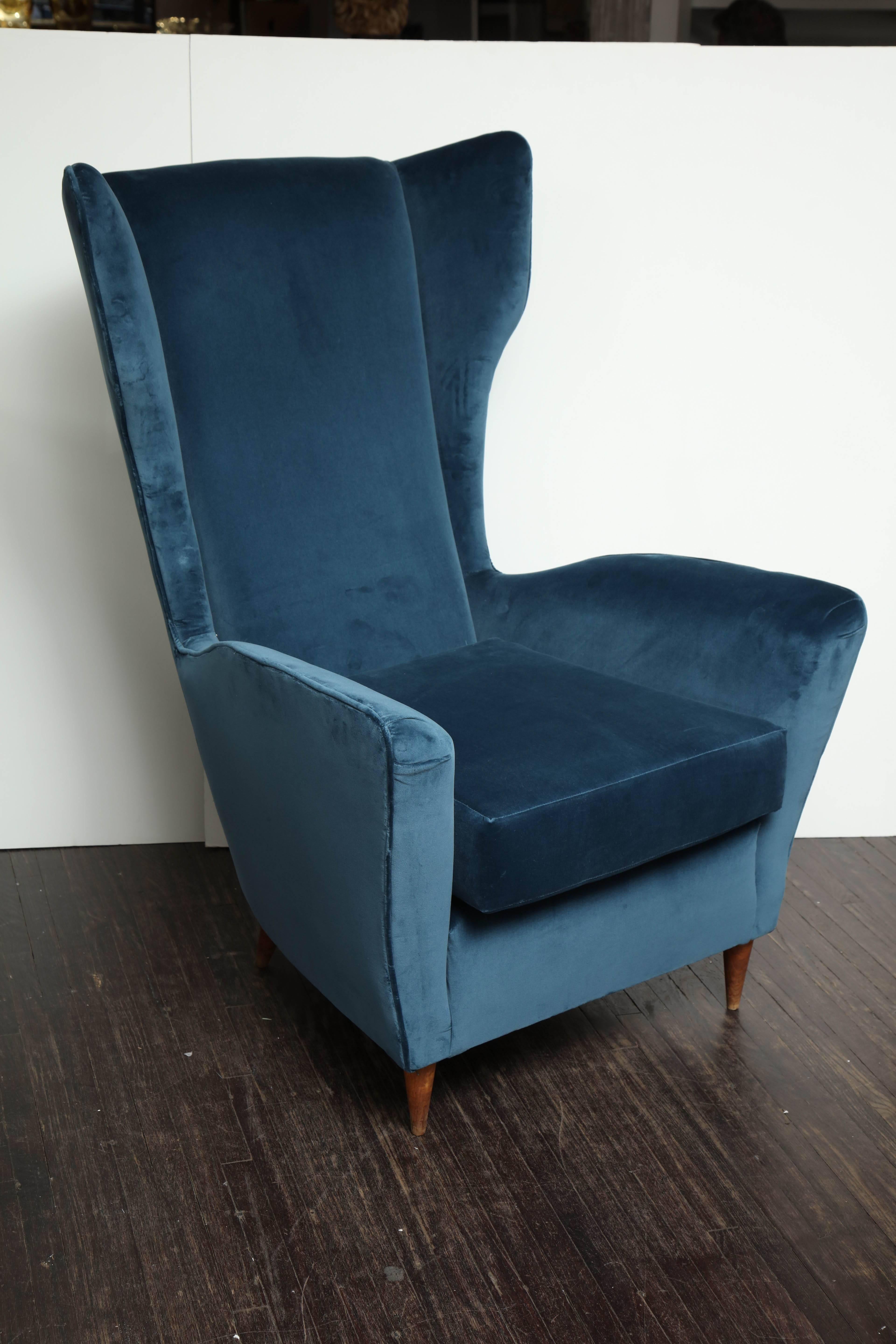 Vintage Italian Modern Wingback Chairs in Blue Velvet 2