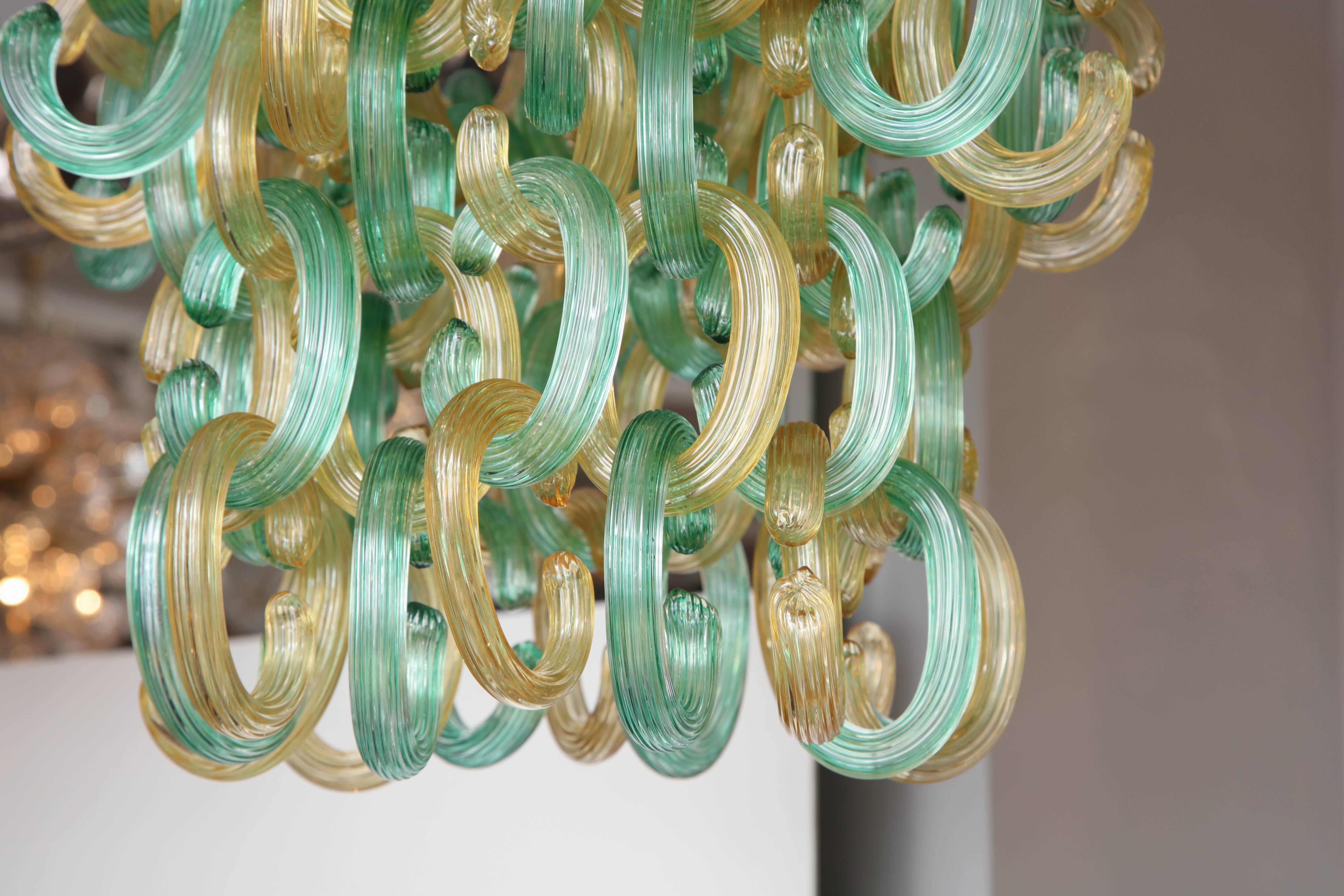 Green and Gold Murano C-Link Glass Chandelier For Sale 1