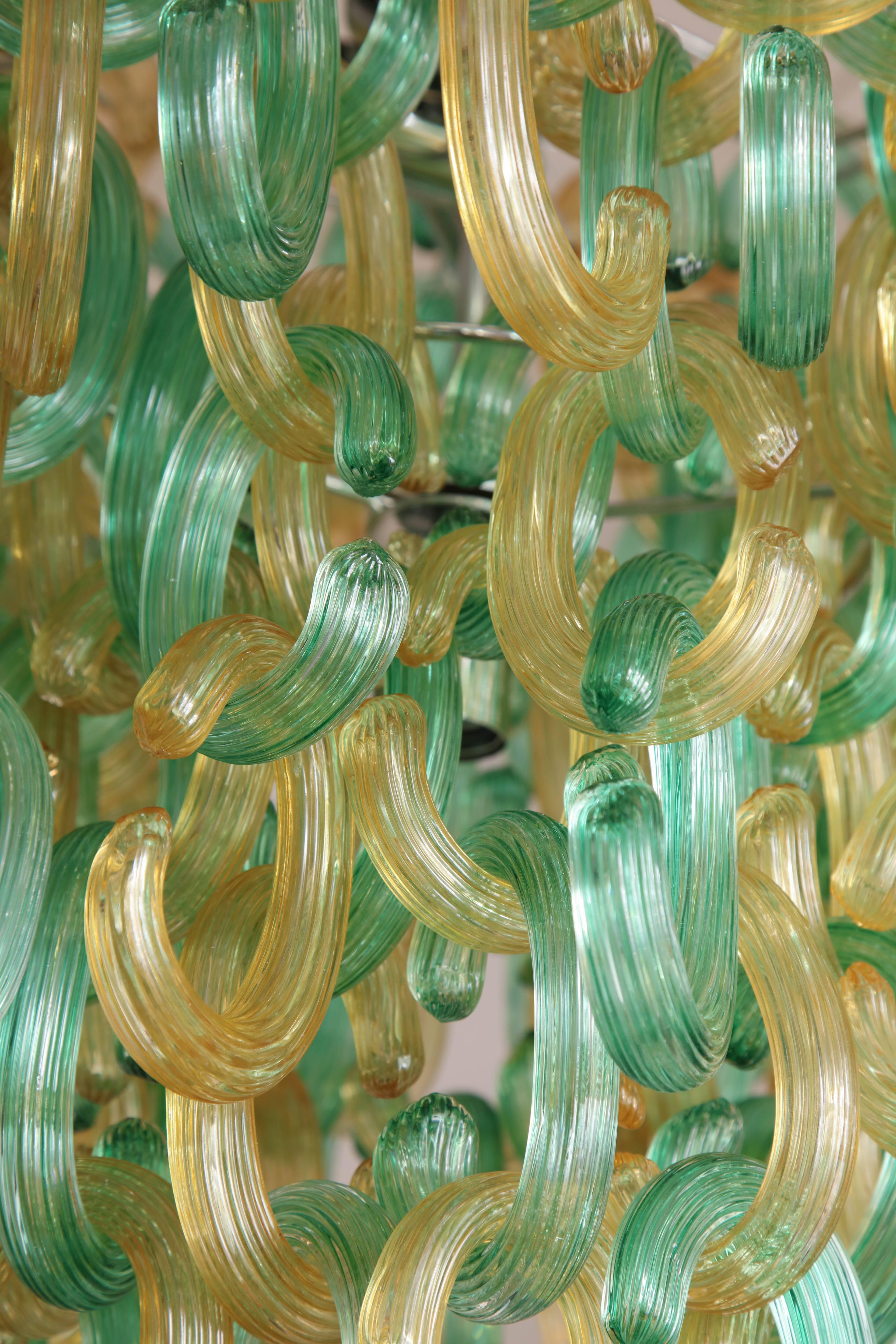 Contemporary Green and Gold Murano C-Link Glass Chandelier For Sale