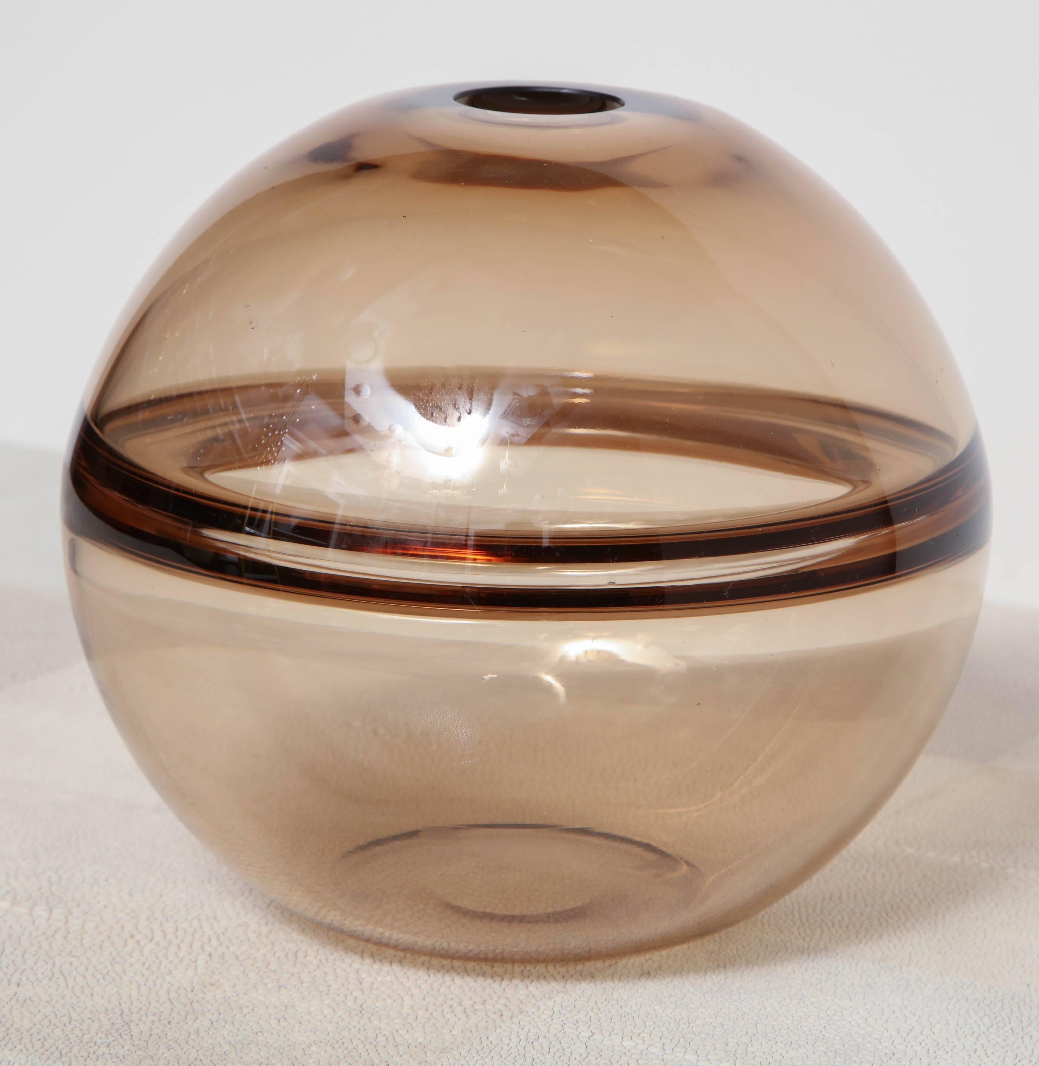 Signed Crepax Vase in Tobacco Color Murano Glass In New Condition In New York, NY