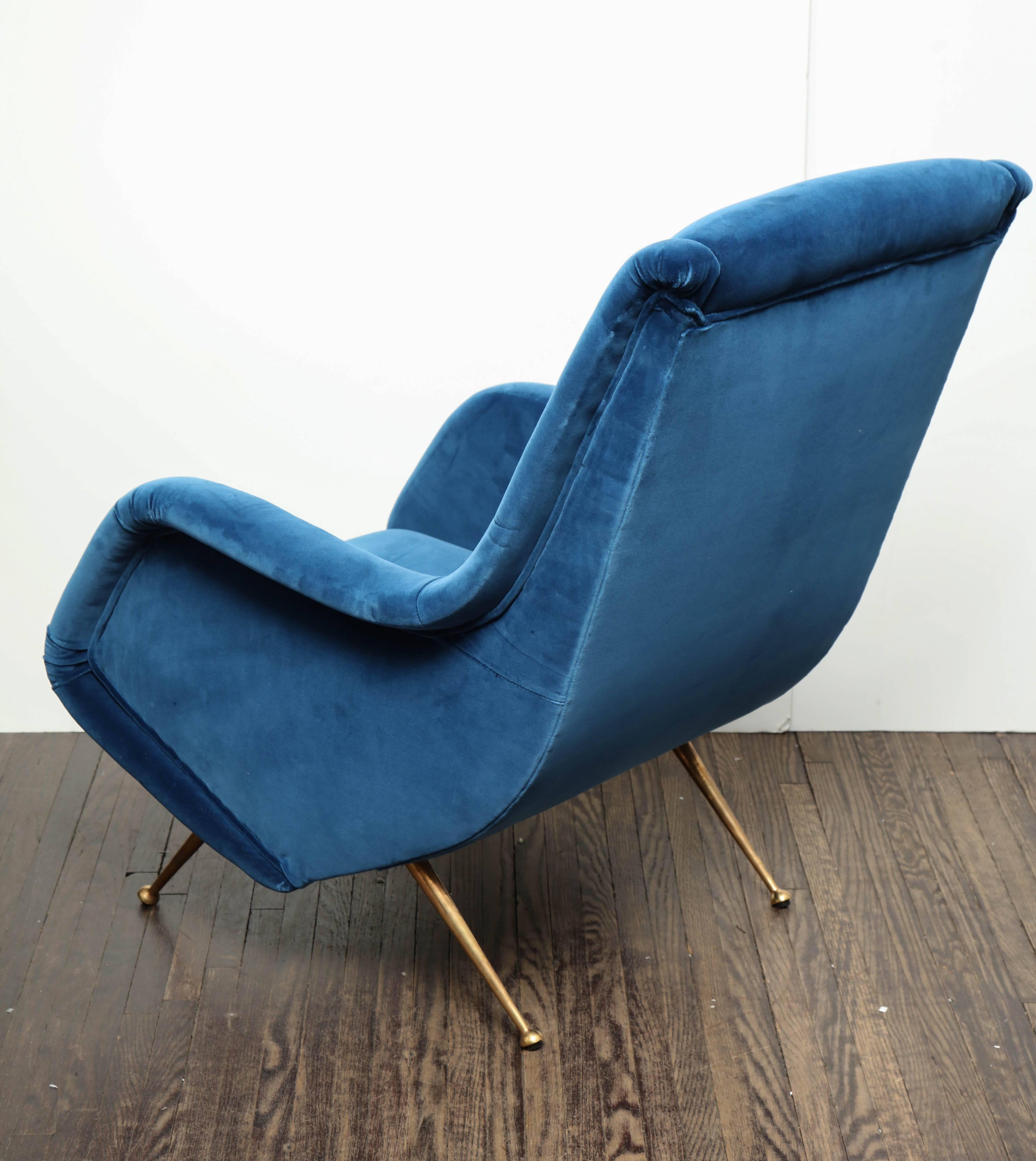 Pair of Parisi Vintage Italian Club Chairs Upholstered in Teal Blue Velvet 3