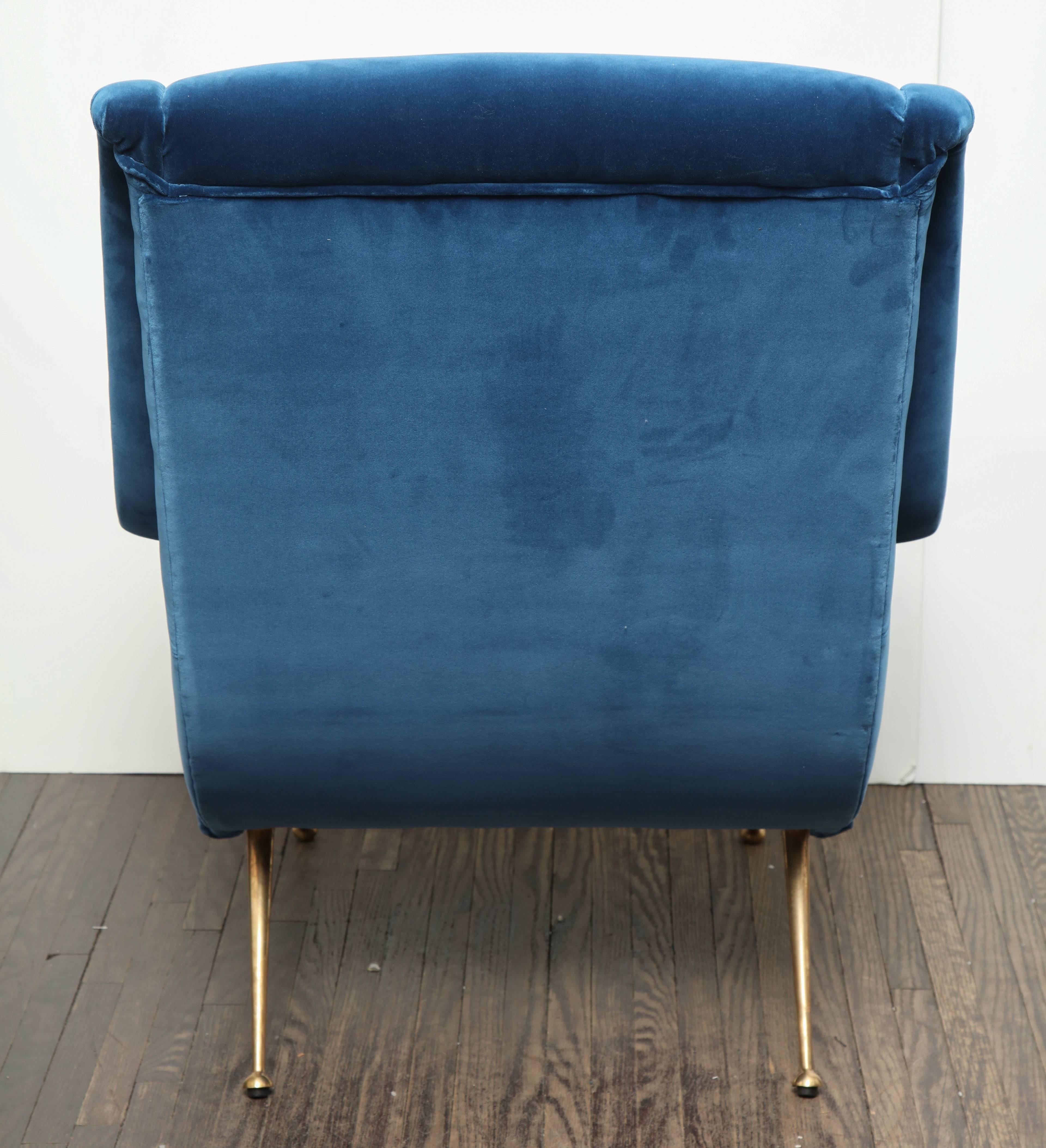 Pair of Parisi Vintage Italian Club Chairs Upholstered in Teal Blue Velvet 4